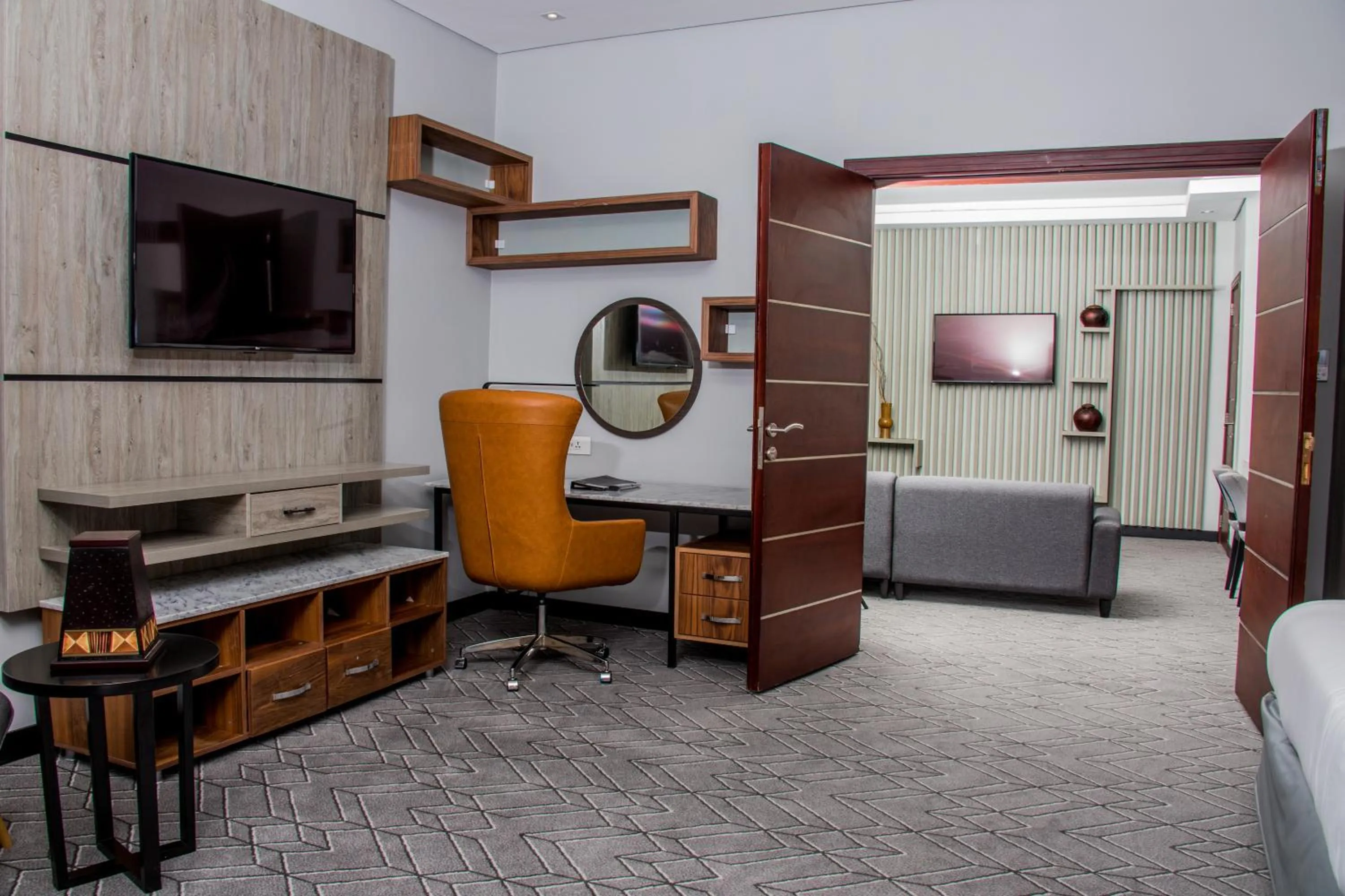 TV and multimedia, Bed in Radisson Lagos Ikeja