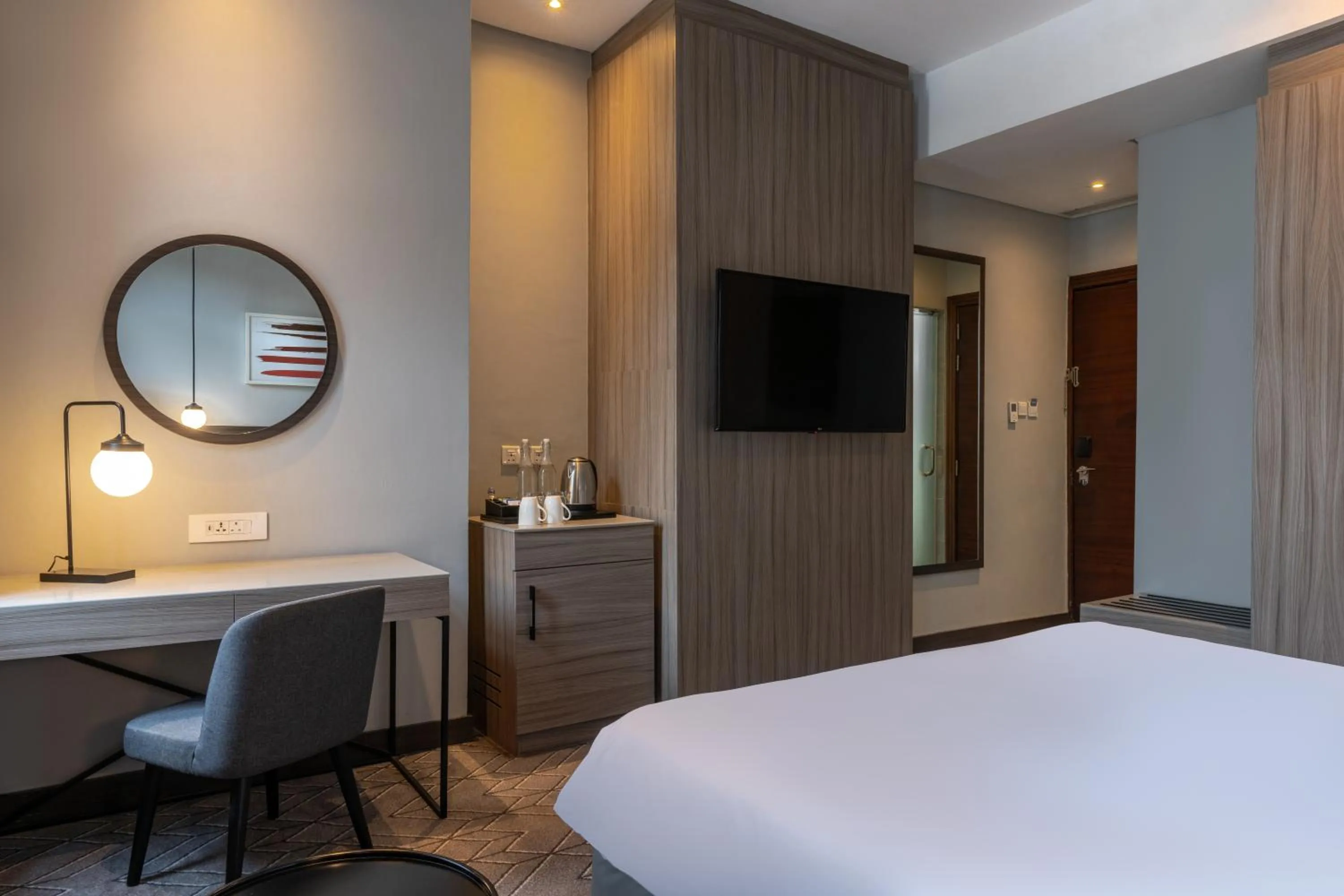 TV and multimedia, Bed in Radisson Lagos Ikeja