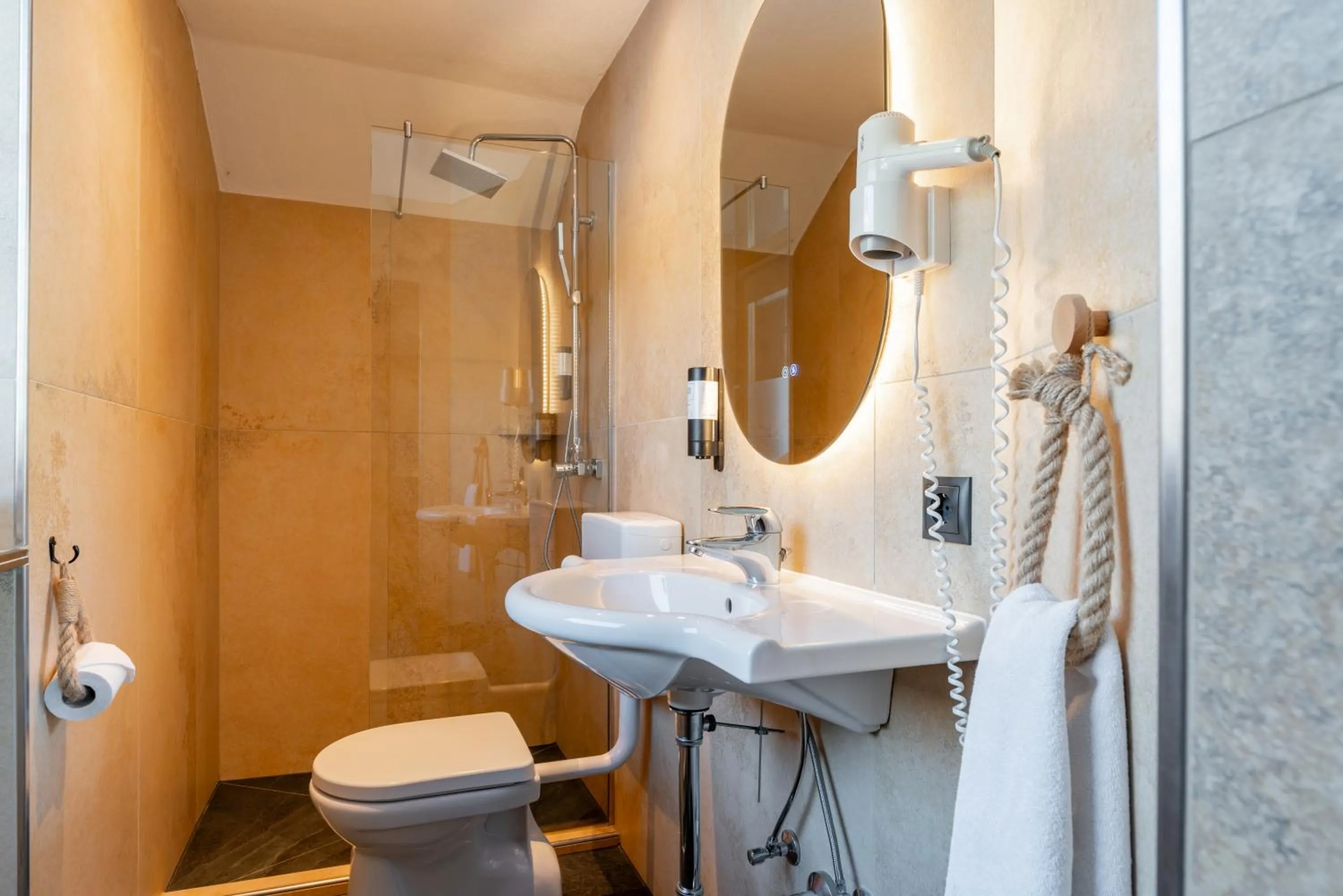 Bathroom in Hotel Gasthof Post
