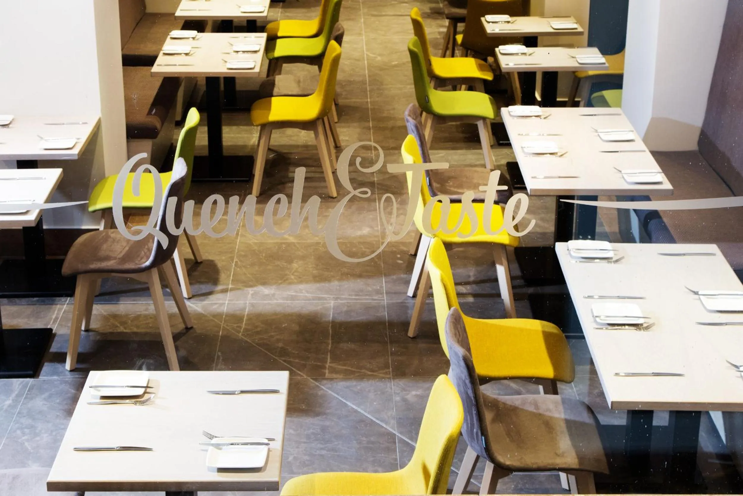 Restaurant/places to eat in Ddream Hotel