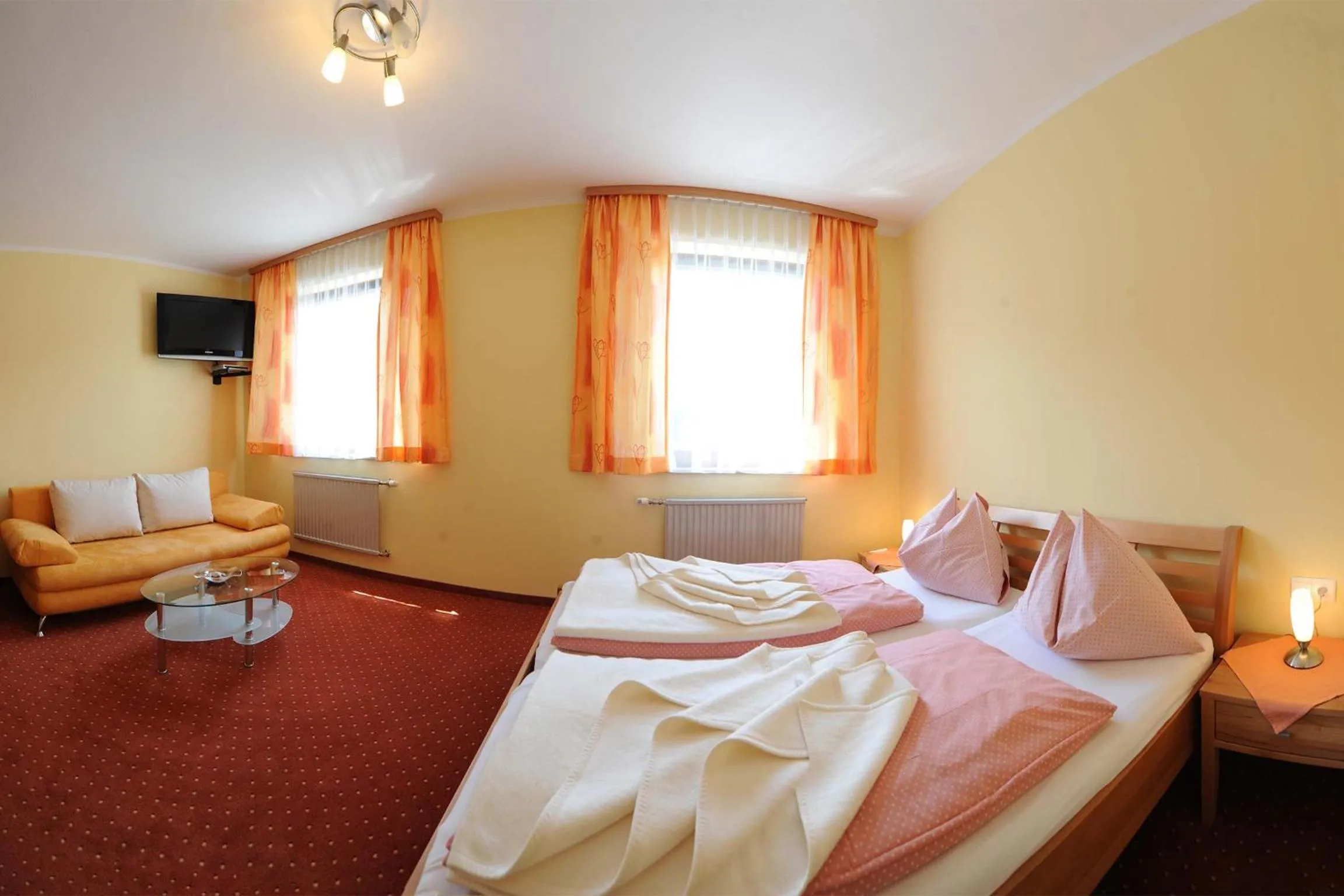 Day, Bed in Gasthof-Pension Golob