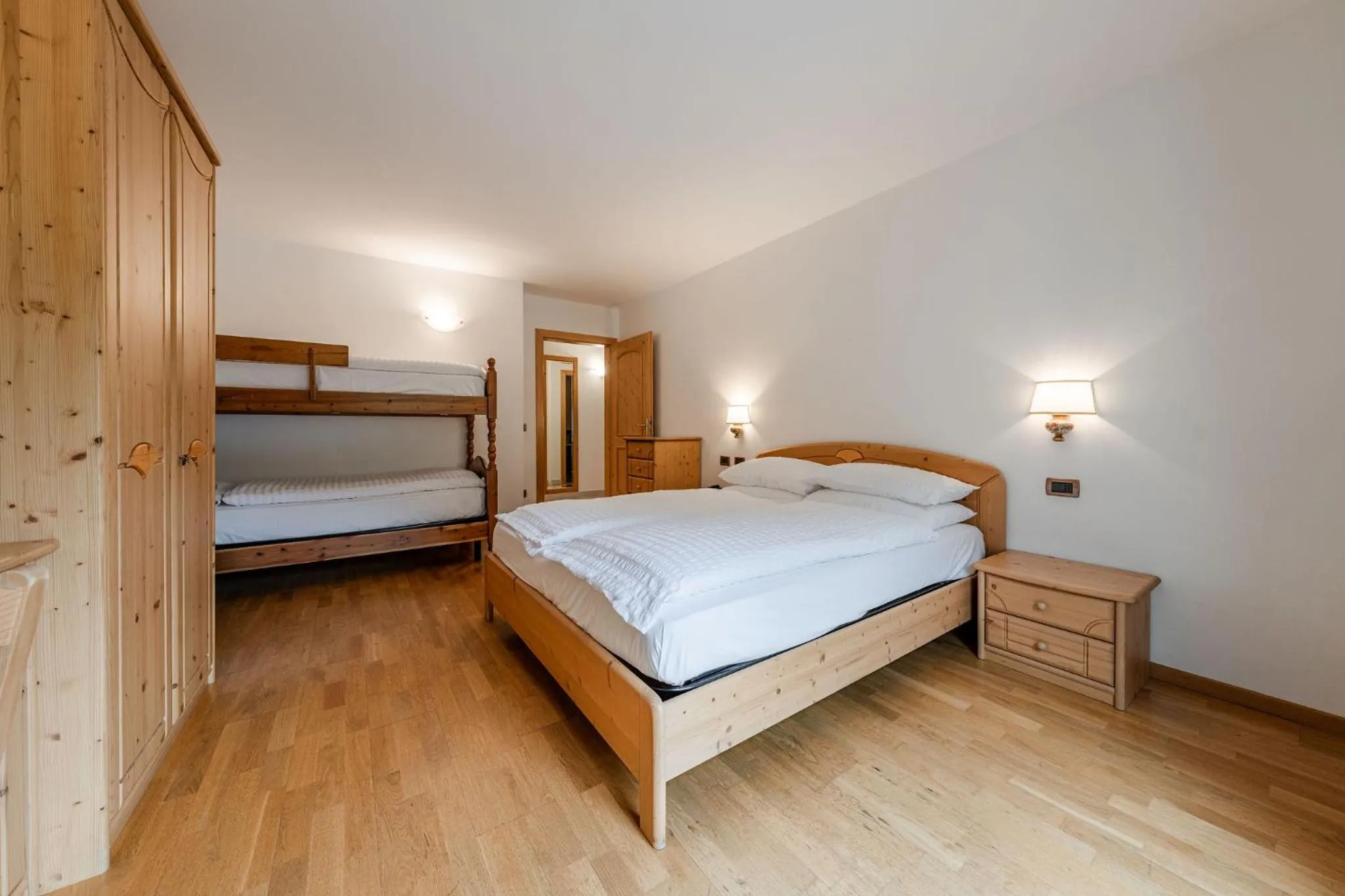 Bedroom, Bed in Family Apartments Vioz