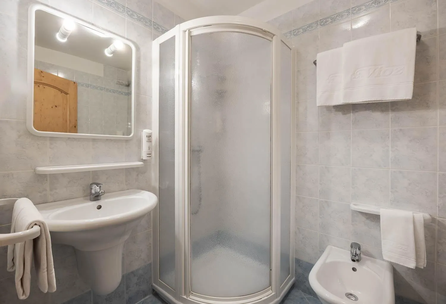 Shower in Family Apartments Vioz