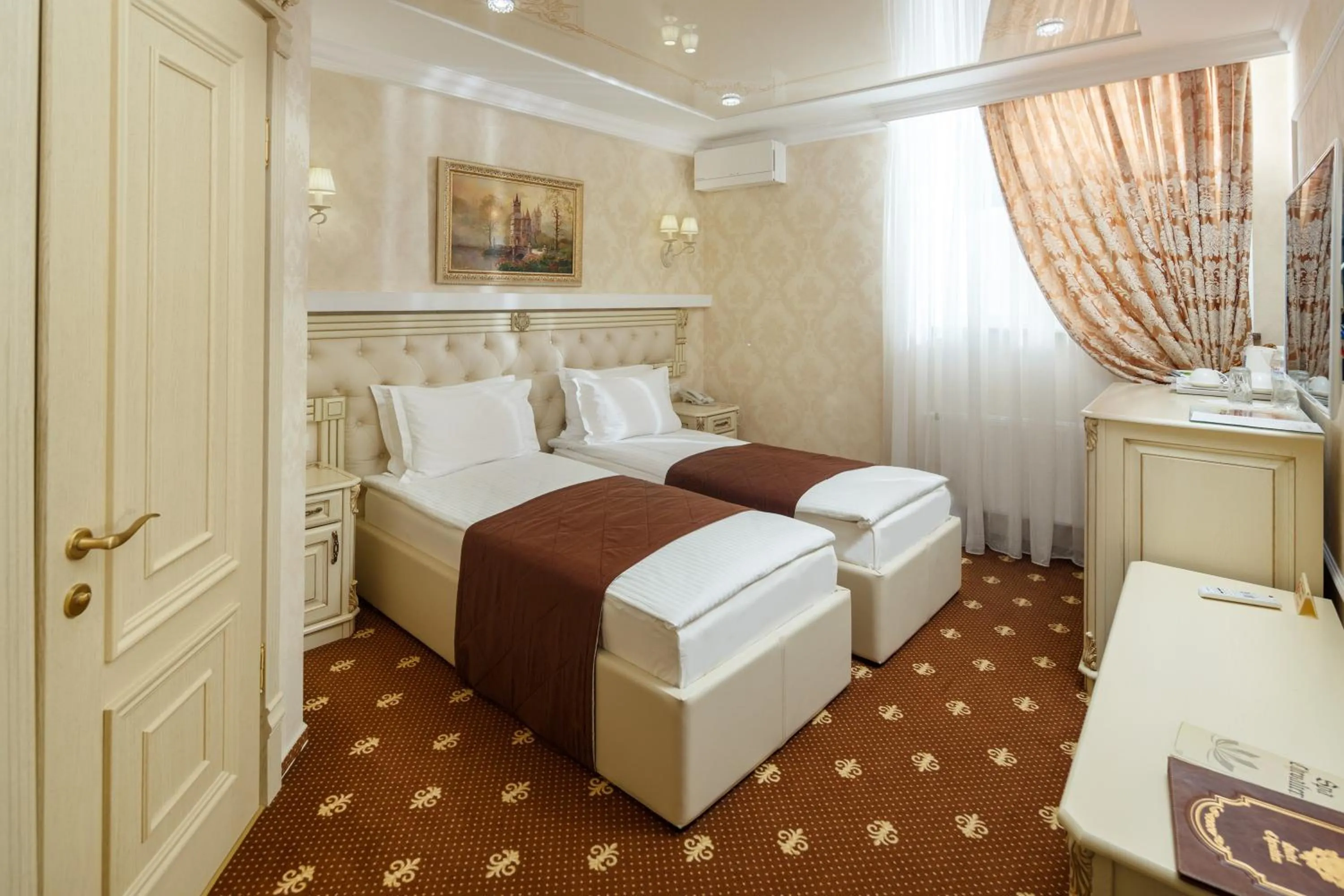 Bed in Chevalier Hotel & SPA