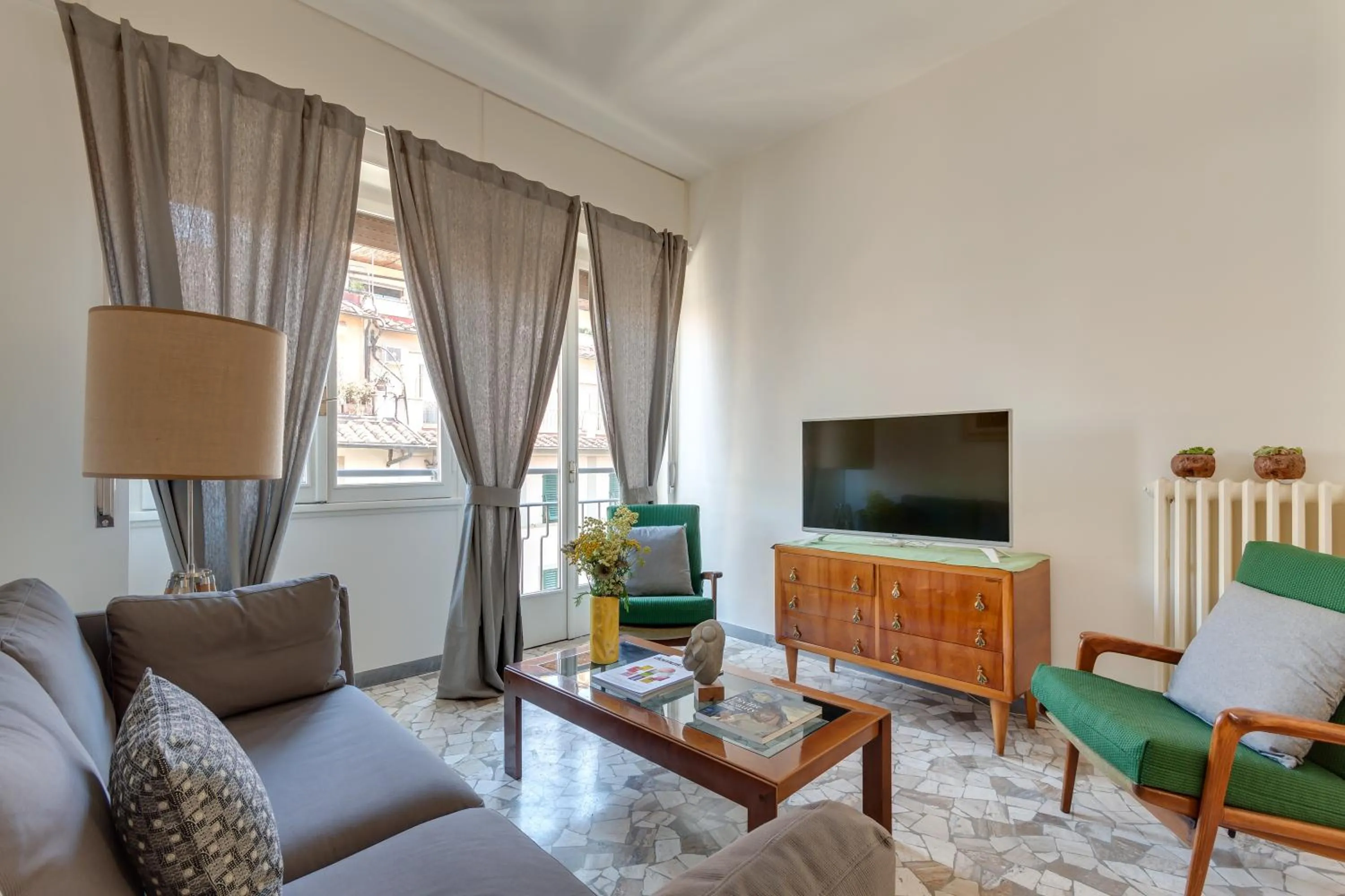 Living room in Apartments Florence - Santa Maria Balcony