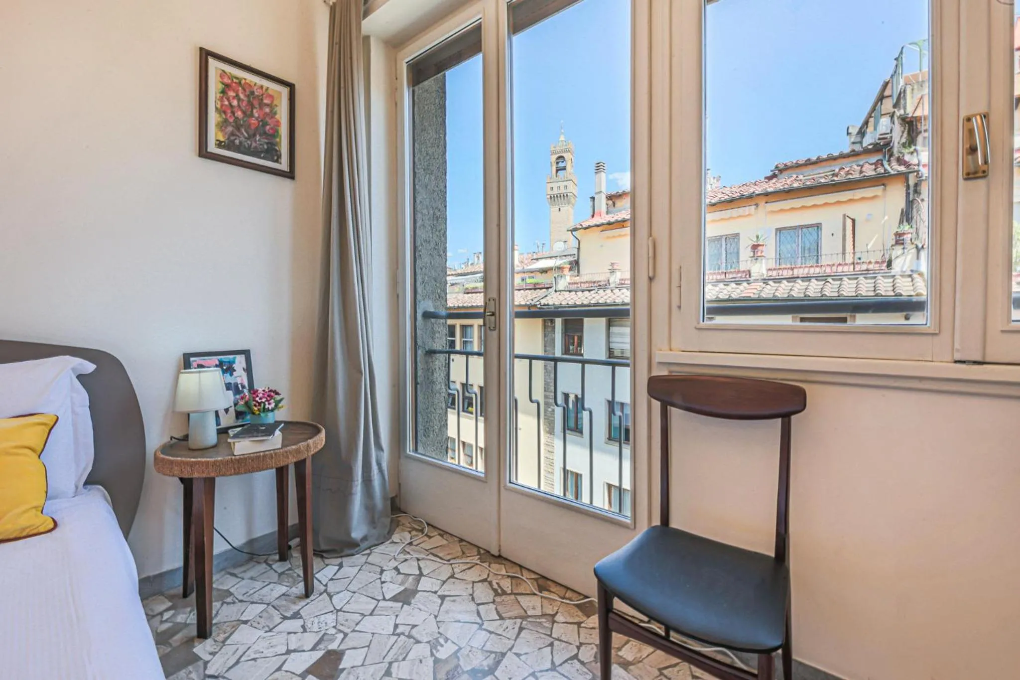 Bedroom in Apartments Florence - Santa Maria Balcony