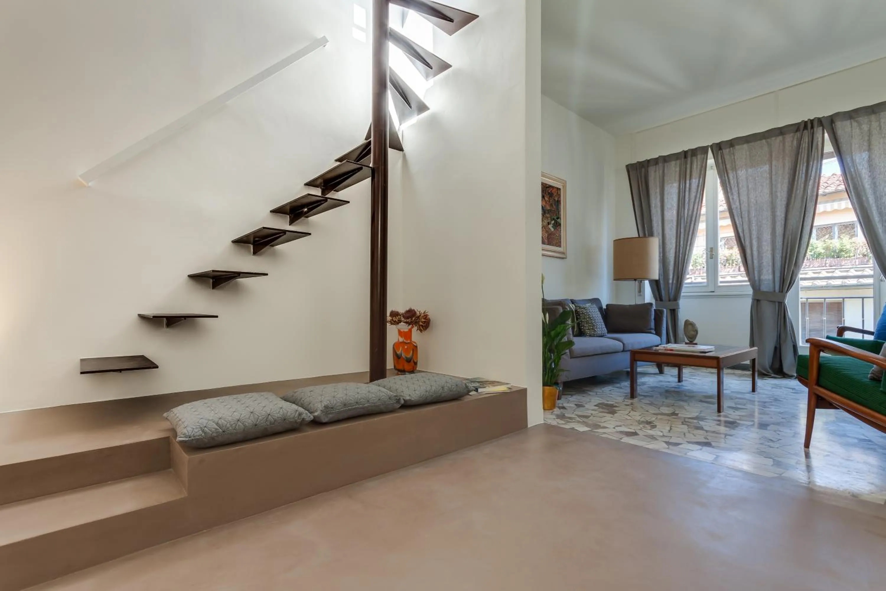 Living room in Apartments Florence - Santa Maria Balcony