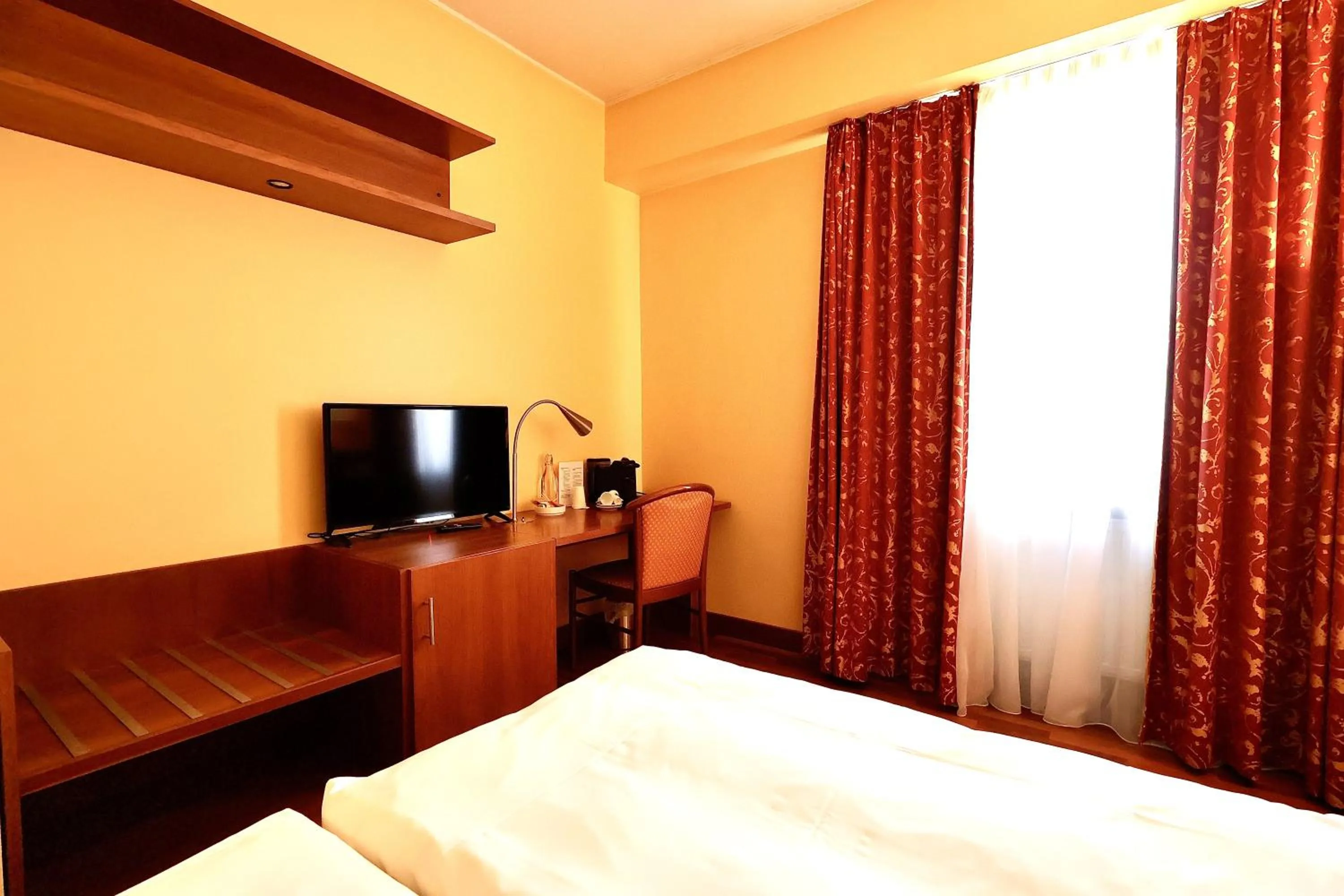 Bed in HOTEL de la POSTE