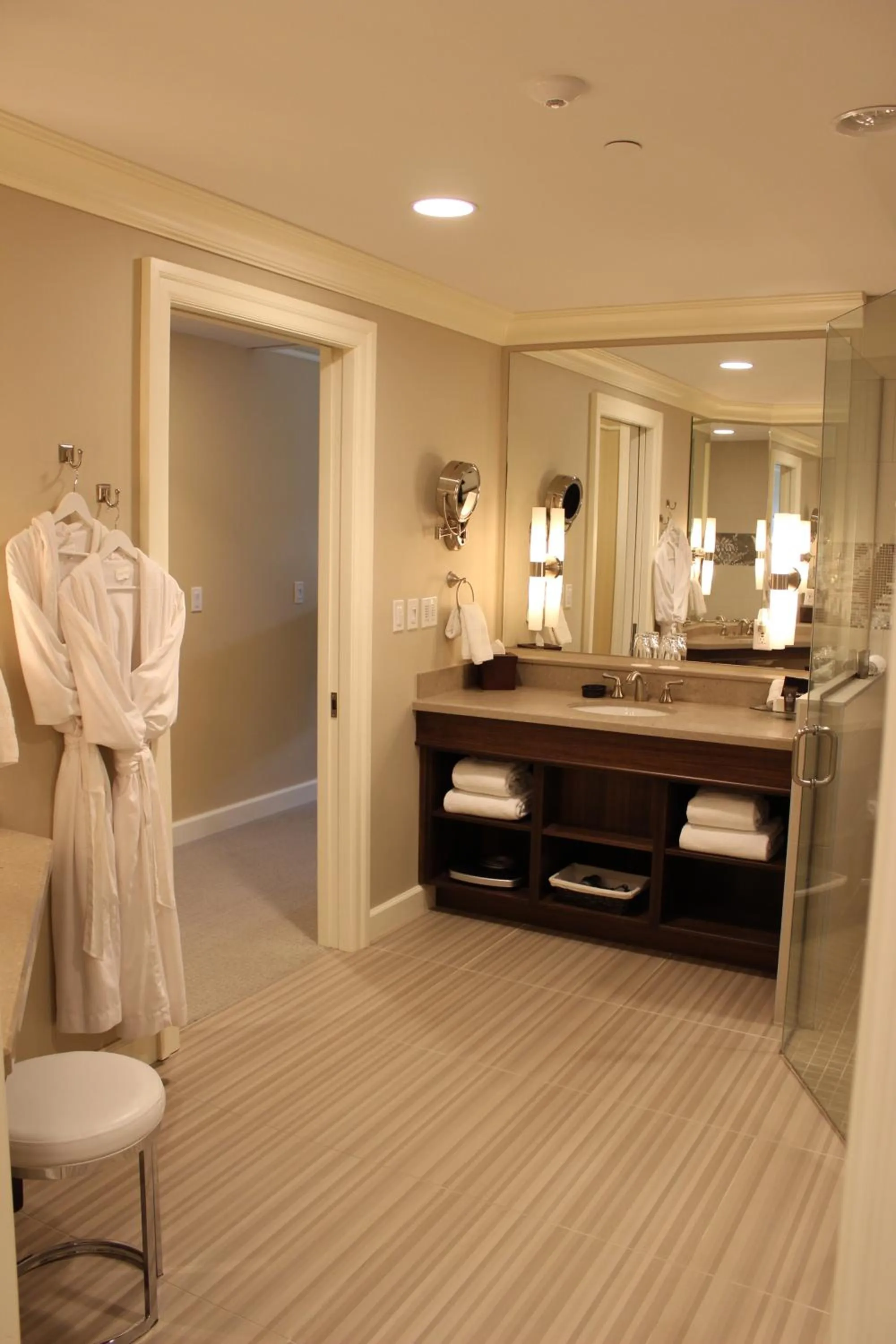 Bed in The Bruce Hotel