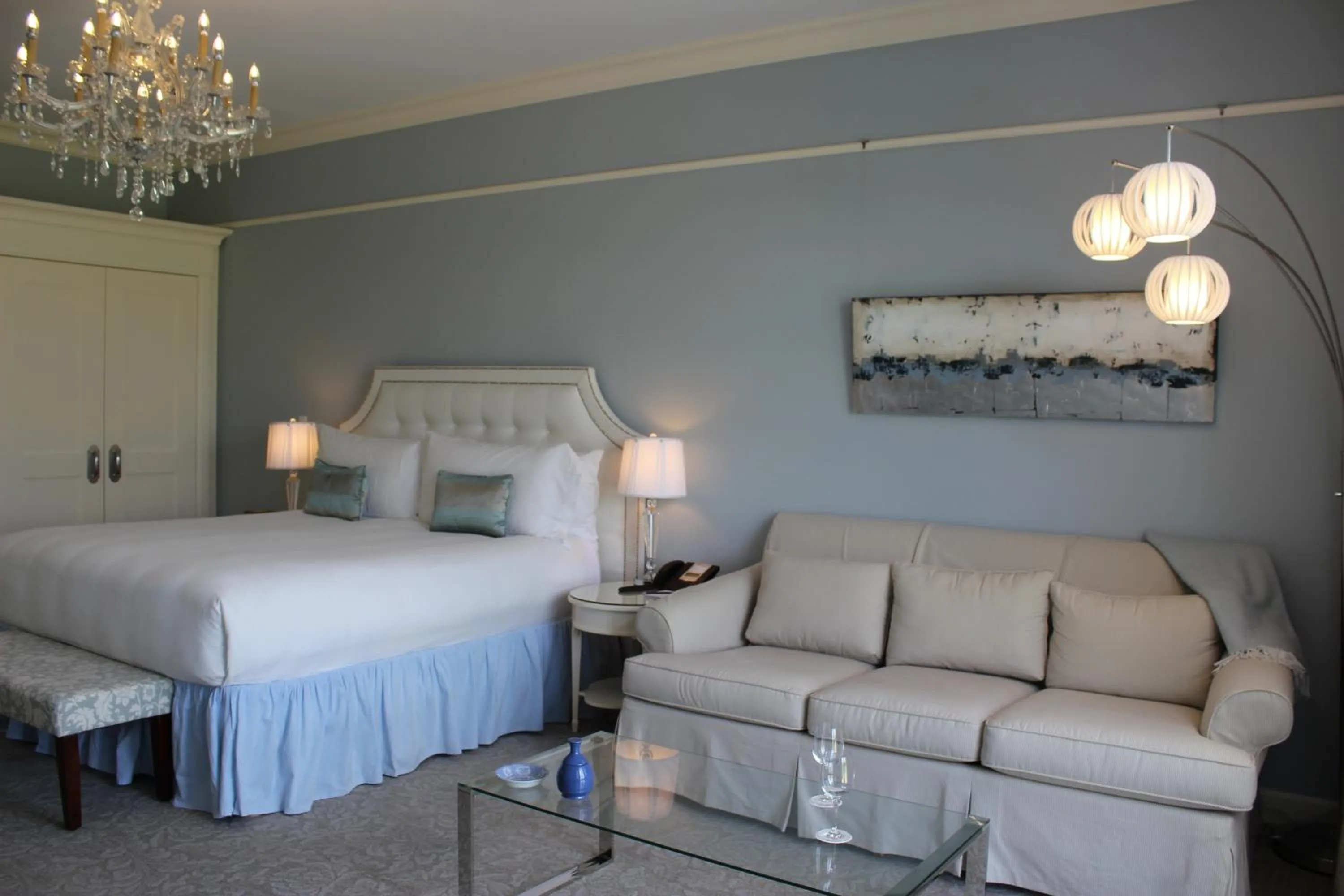 Bed in The Bruce Hotel