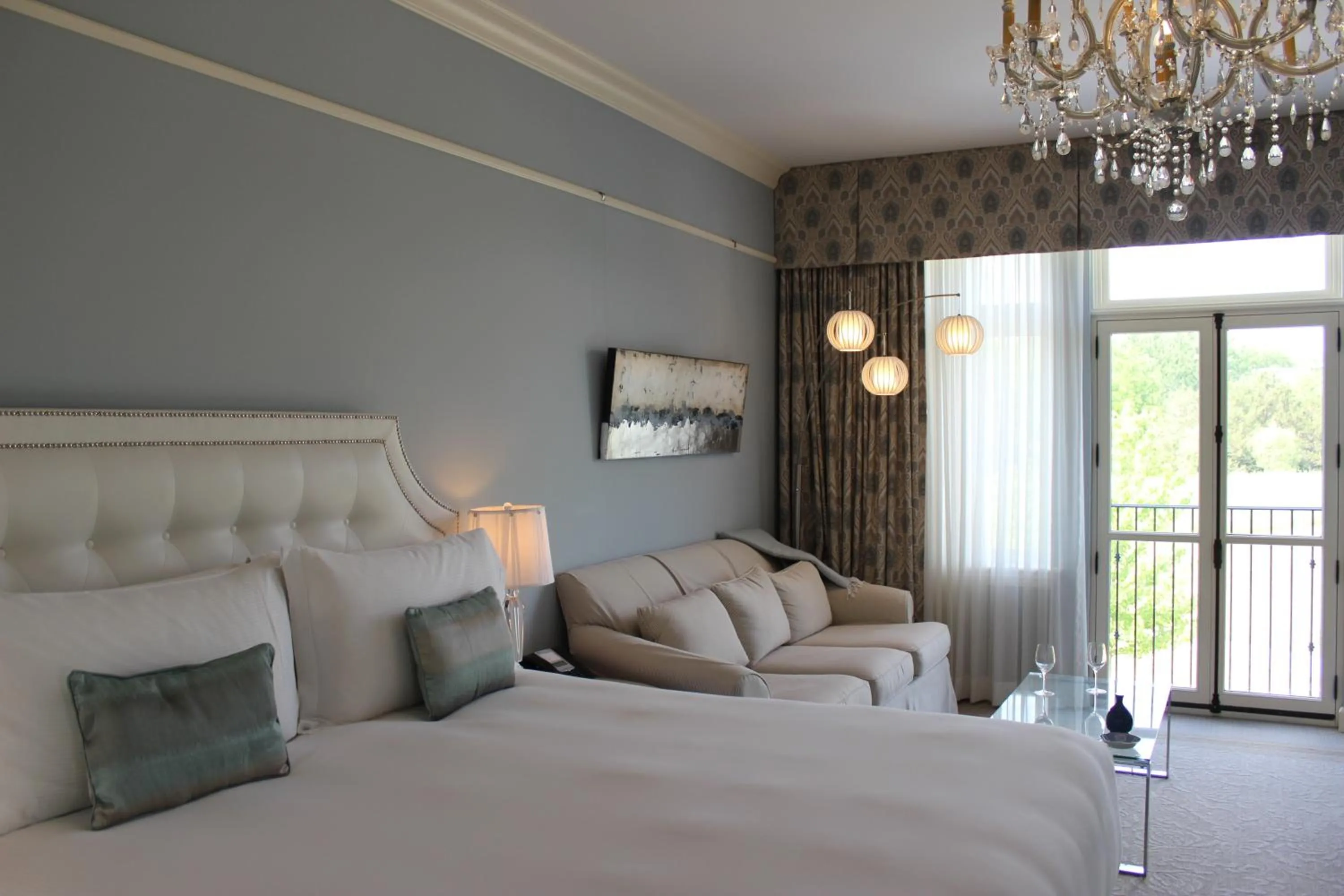 Bed in The Bruce Hotel