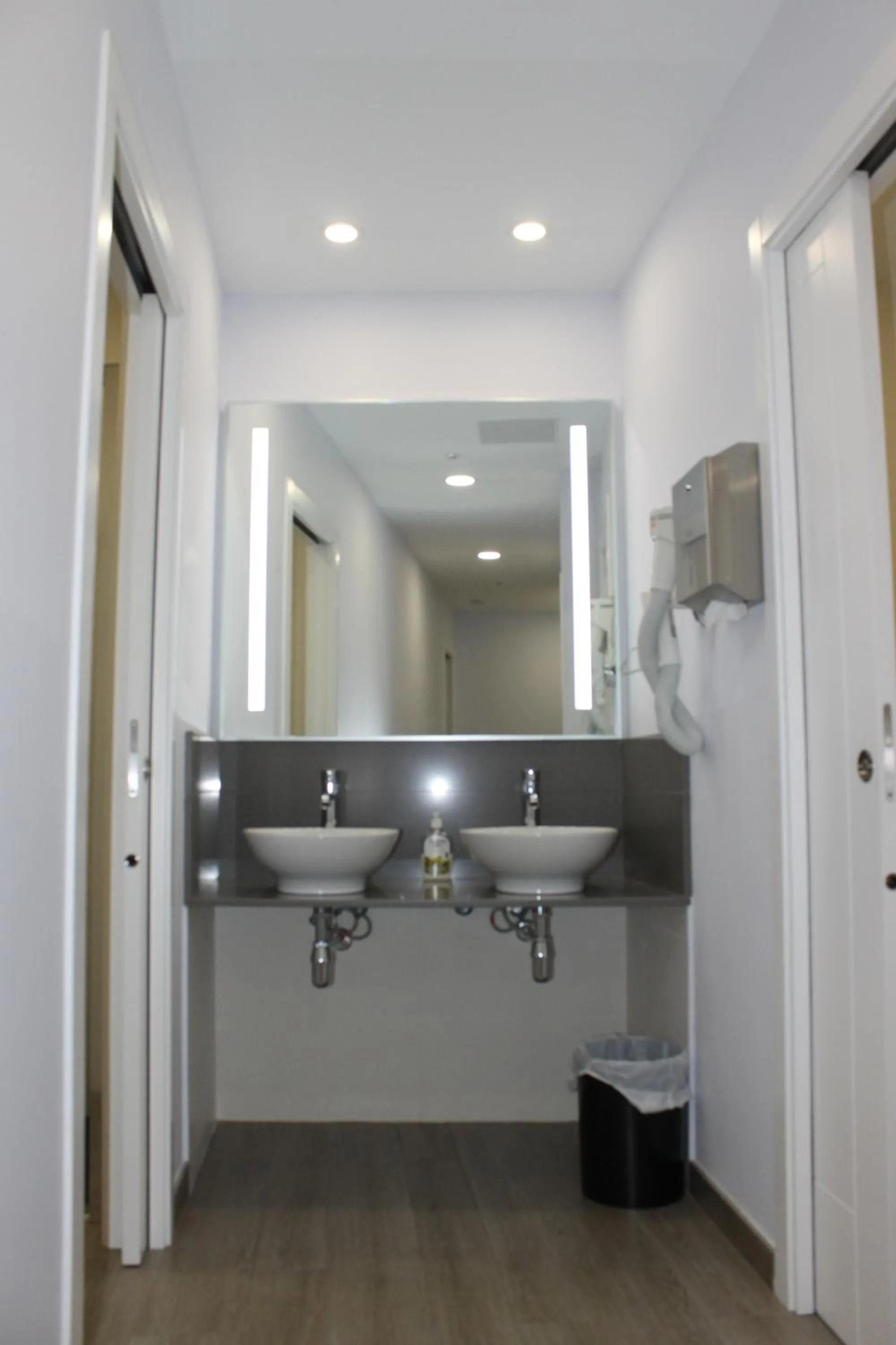 Bathroom in Albergue Linares