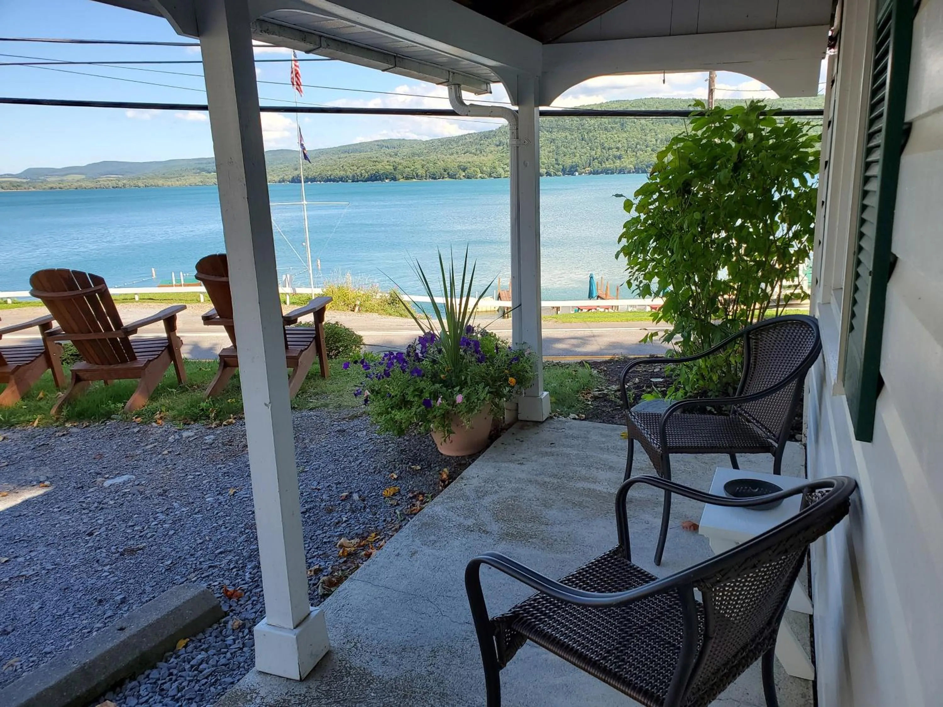Lake View Motel