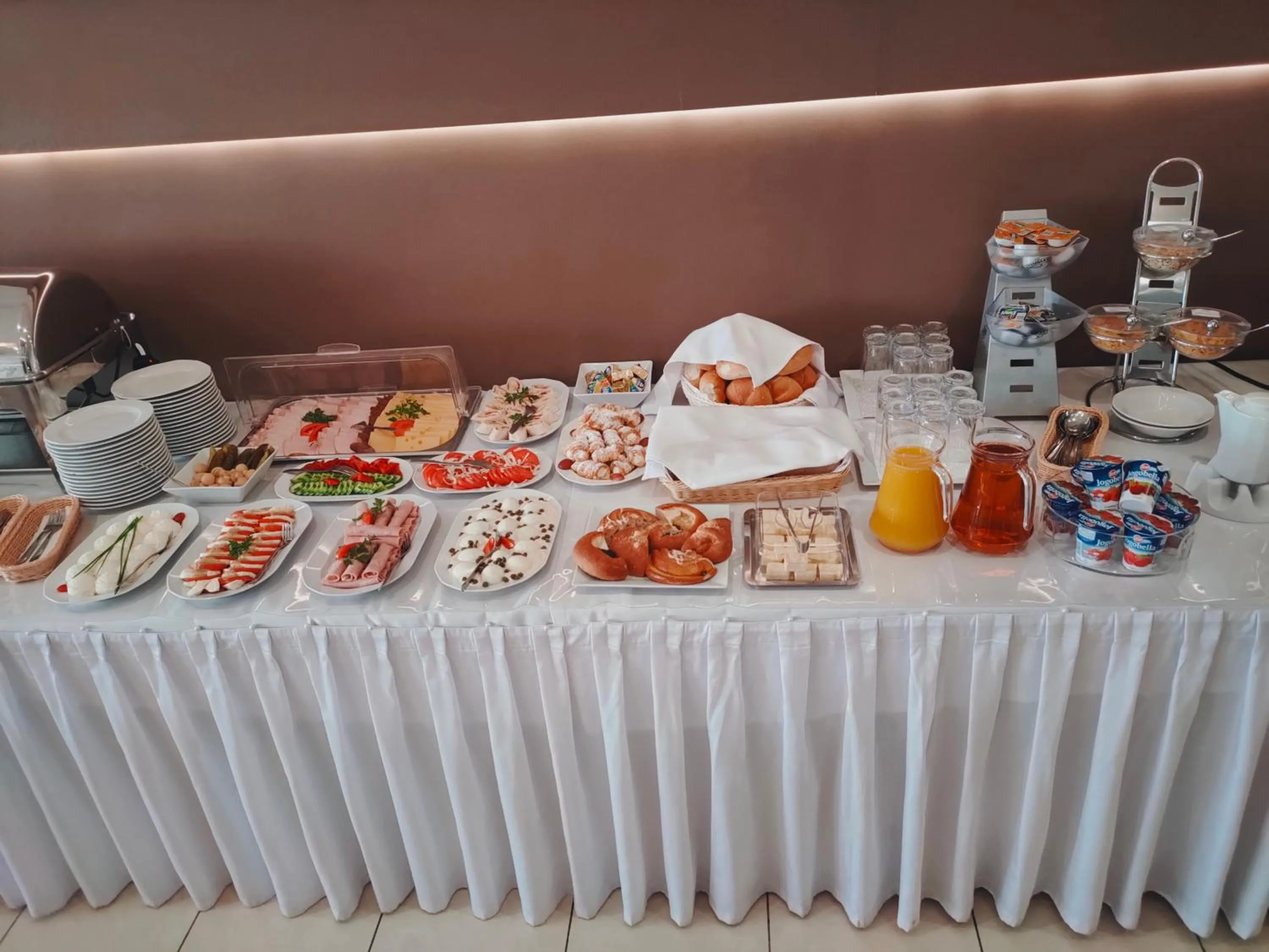 Breakfast in Hotel Restauracja Leliwa