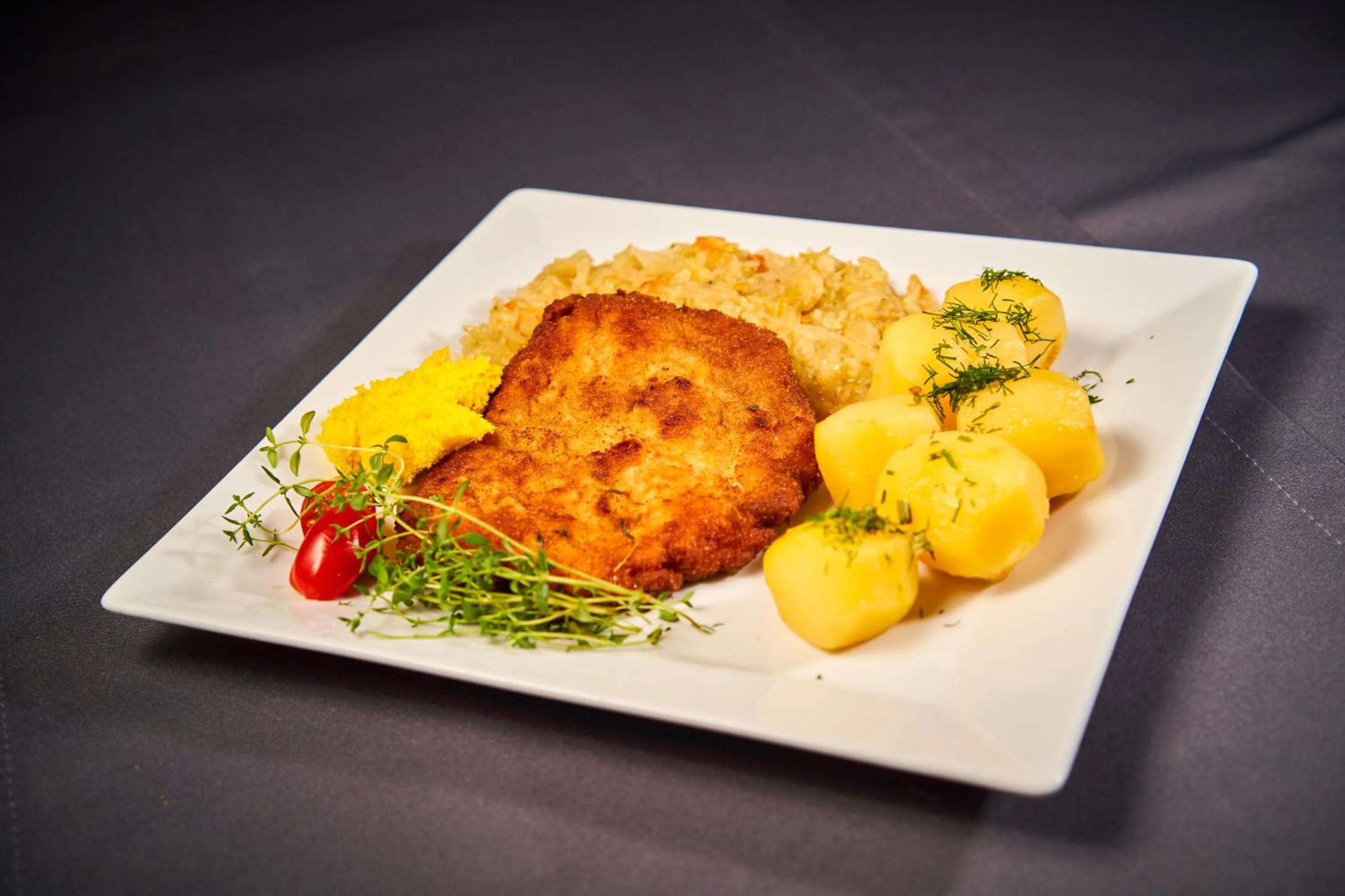 Hotel Restauracja Leliwa