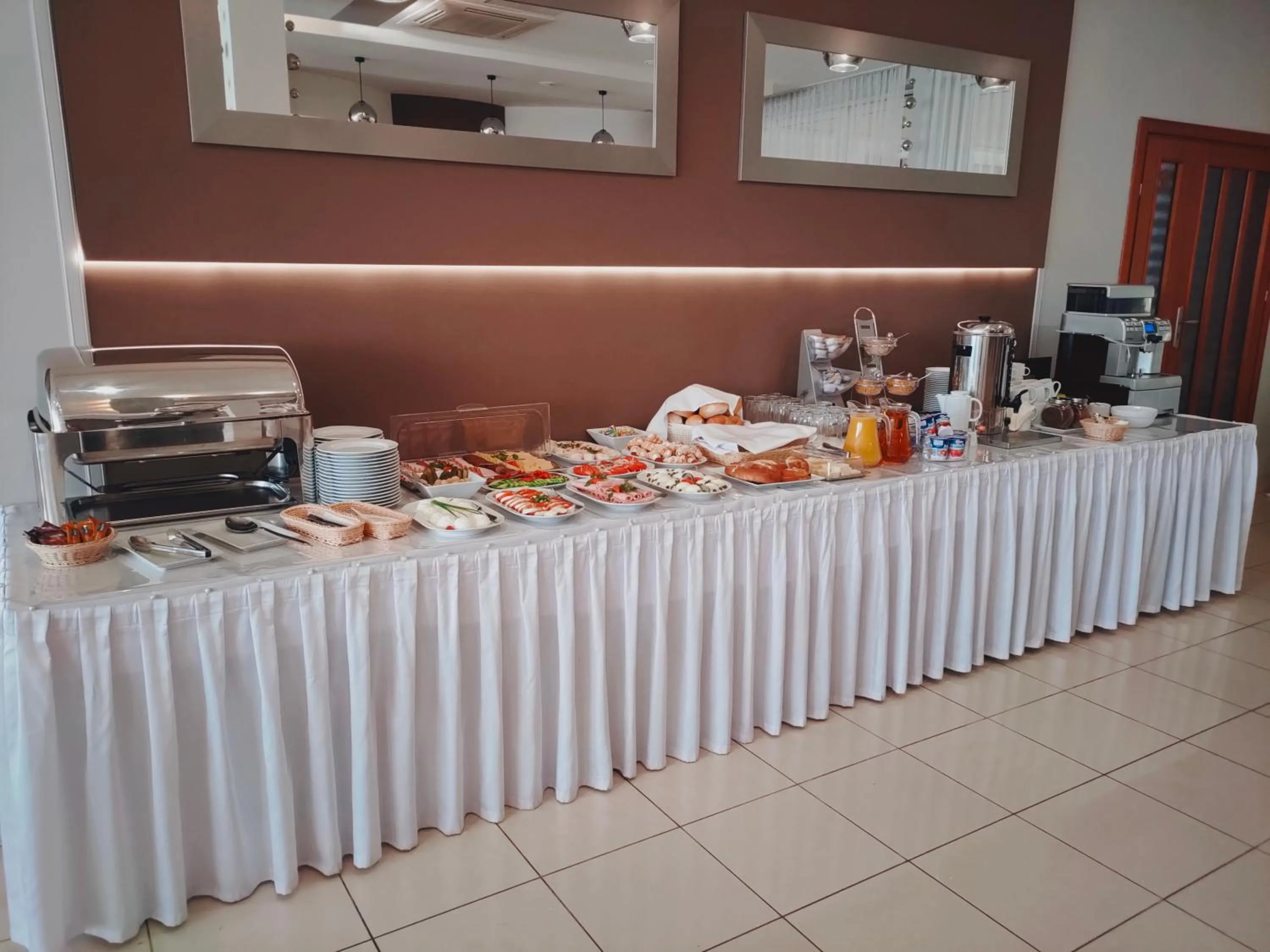 Breakfast in Hotel Restauracja Leliwa