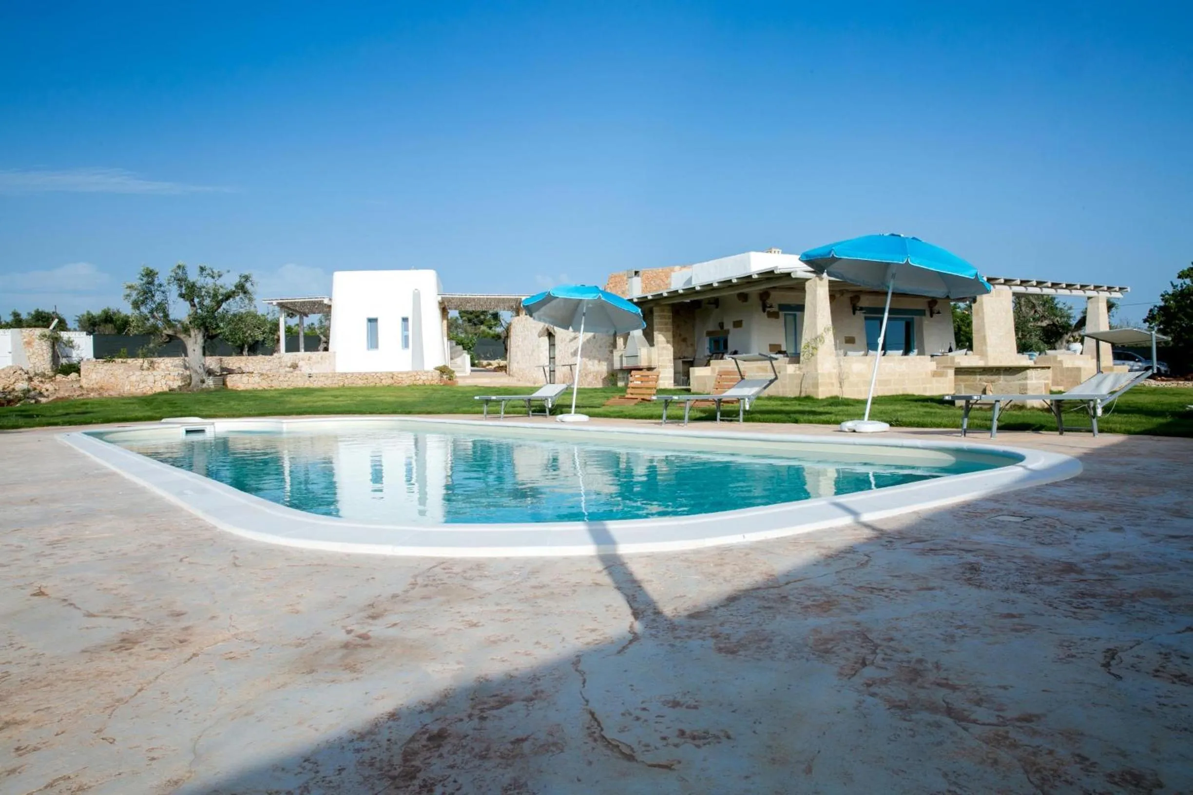 Swimming pool in Villa Trullo Indipendente