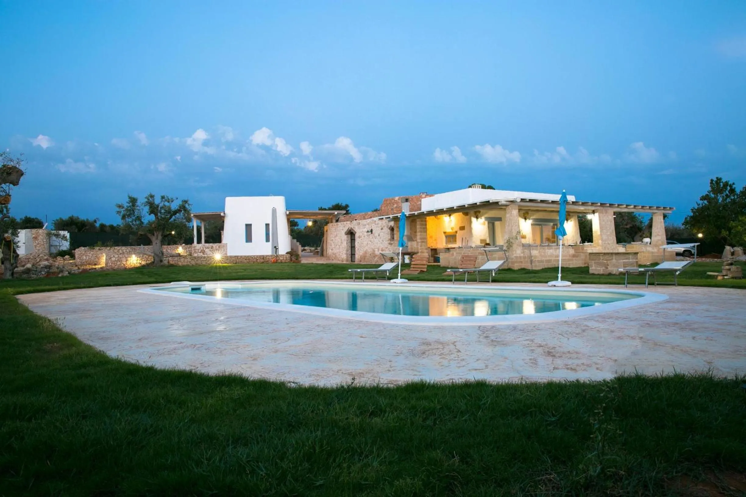 Property building in Villa Trullo Indipendente