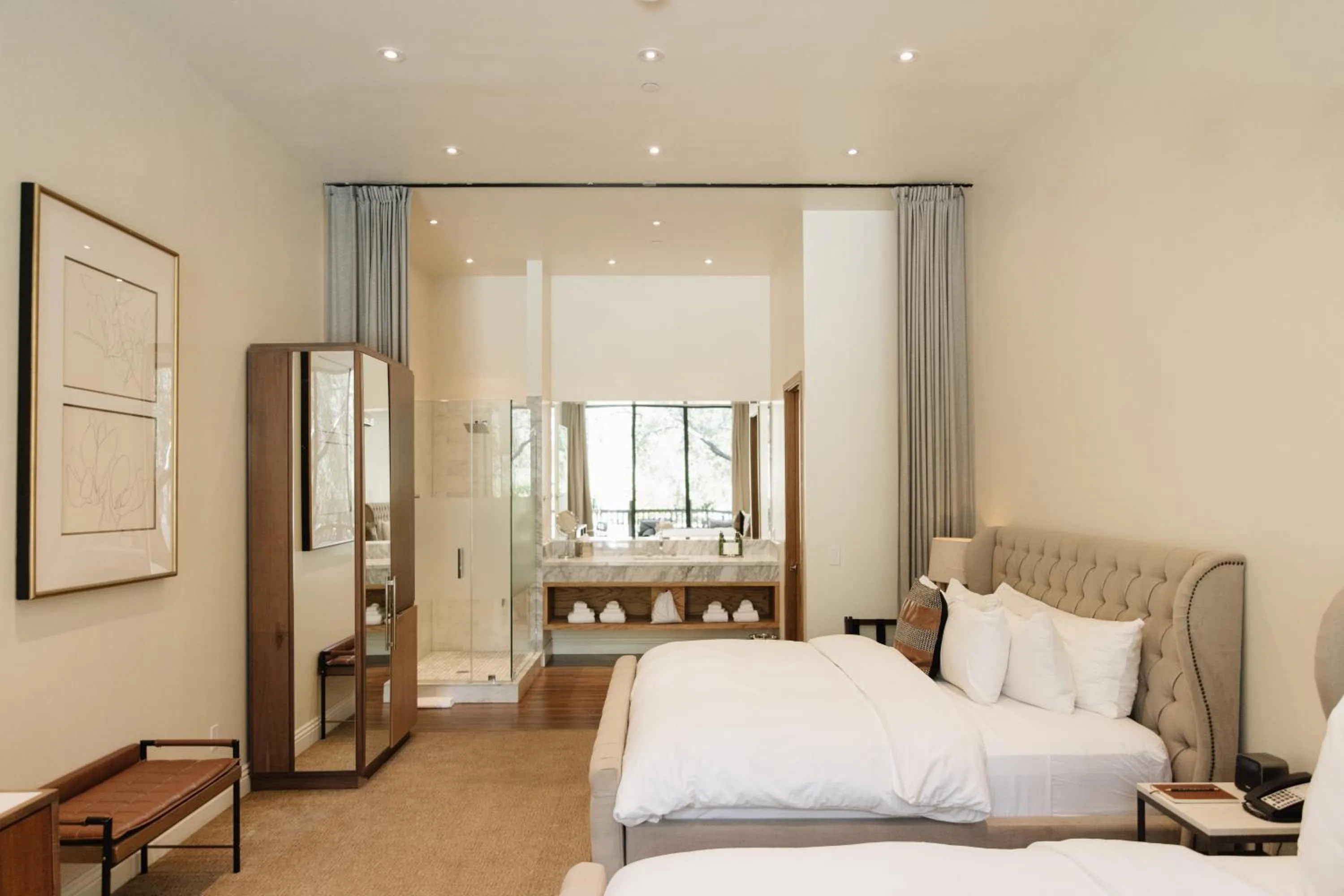 Bathroom, Bed in Calamigos Guest Ranch and Beach Club