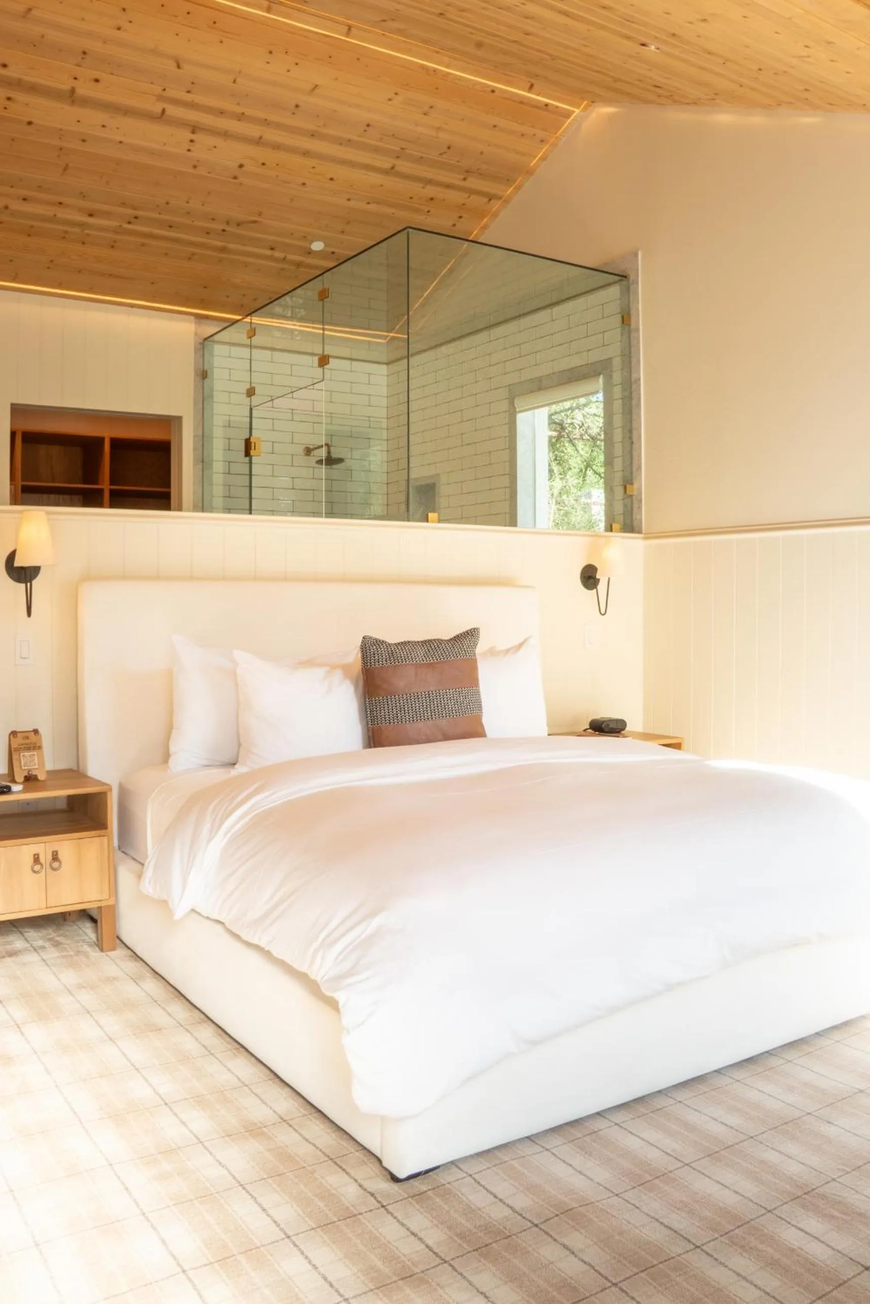 Bathroom, Bed in Calamigos Guest Ranch and Beach Club