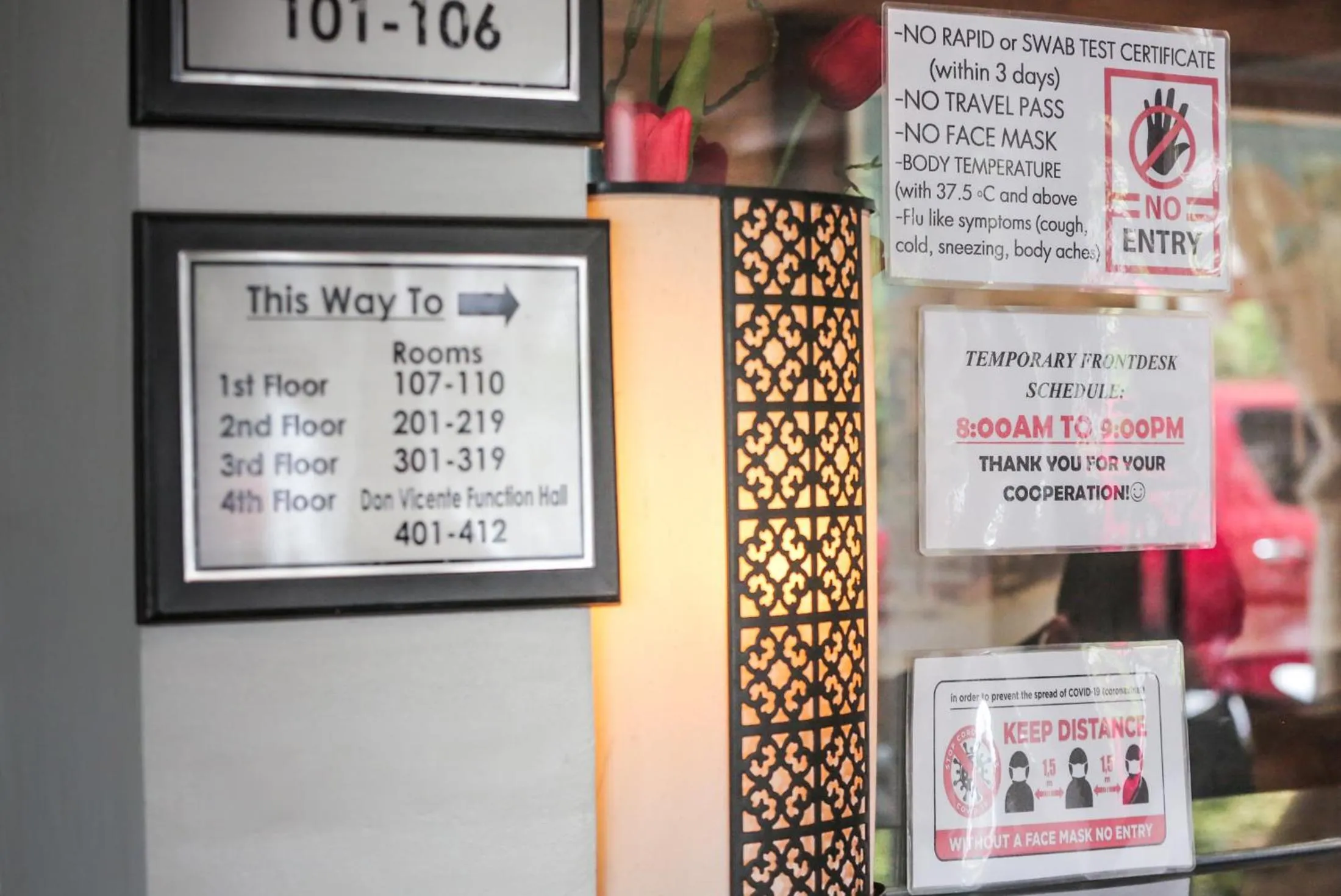 Lobby or reception in Rosvenil Hotel