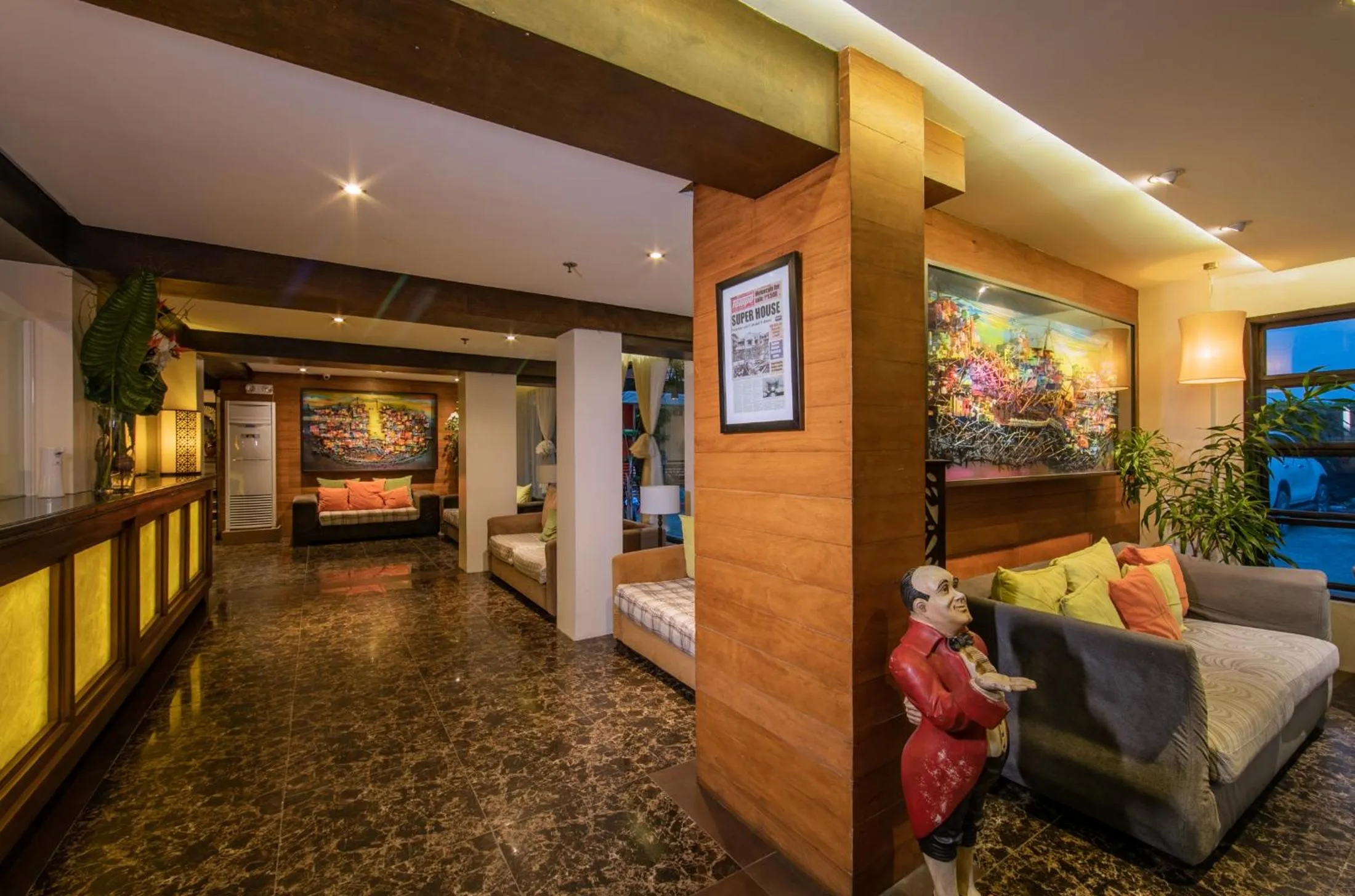 Lobby or reception in Rosvenil Hotel