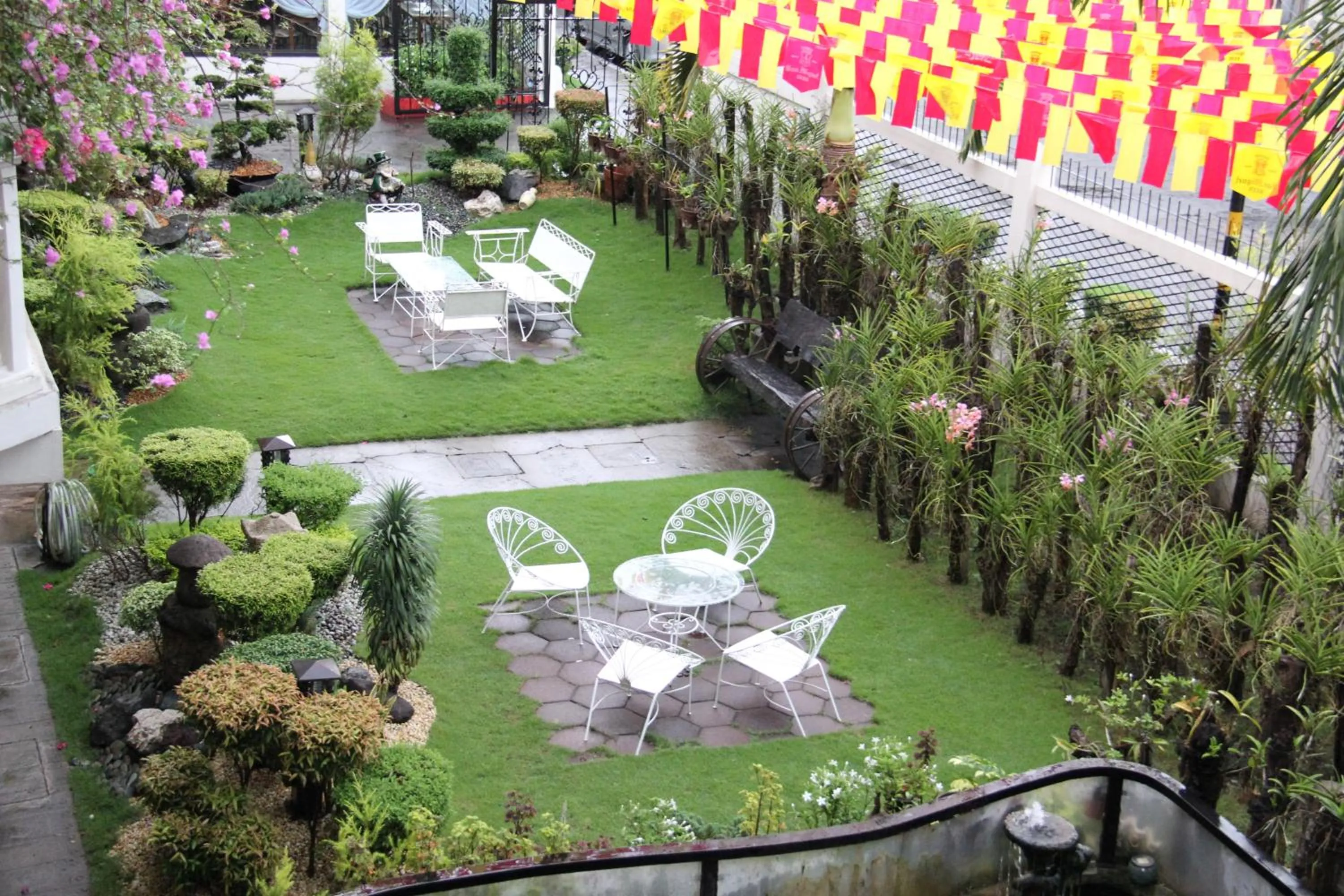 Garden in Rosvenil Hotel