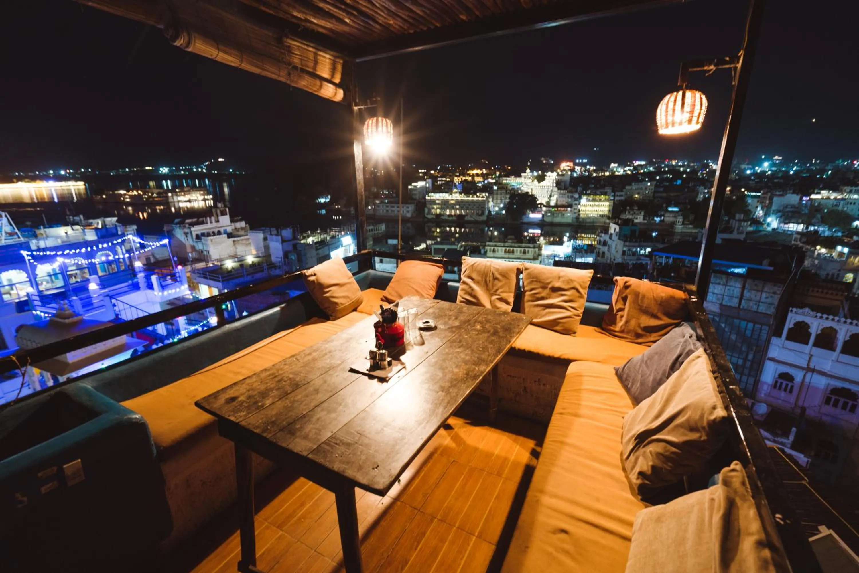 Restaurant/places to eat in Hotel Banjara Heritage