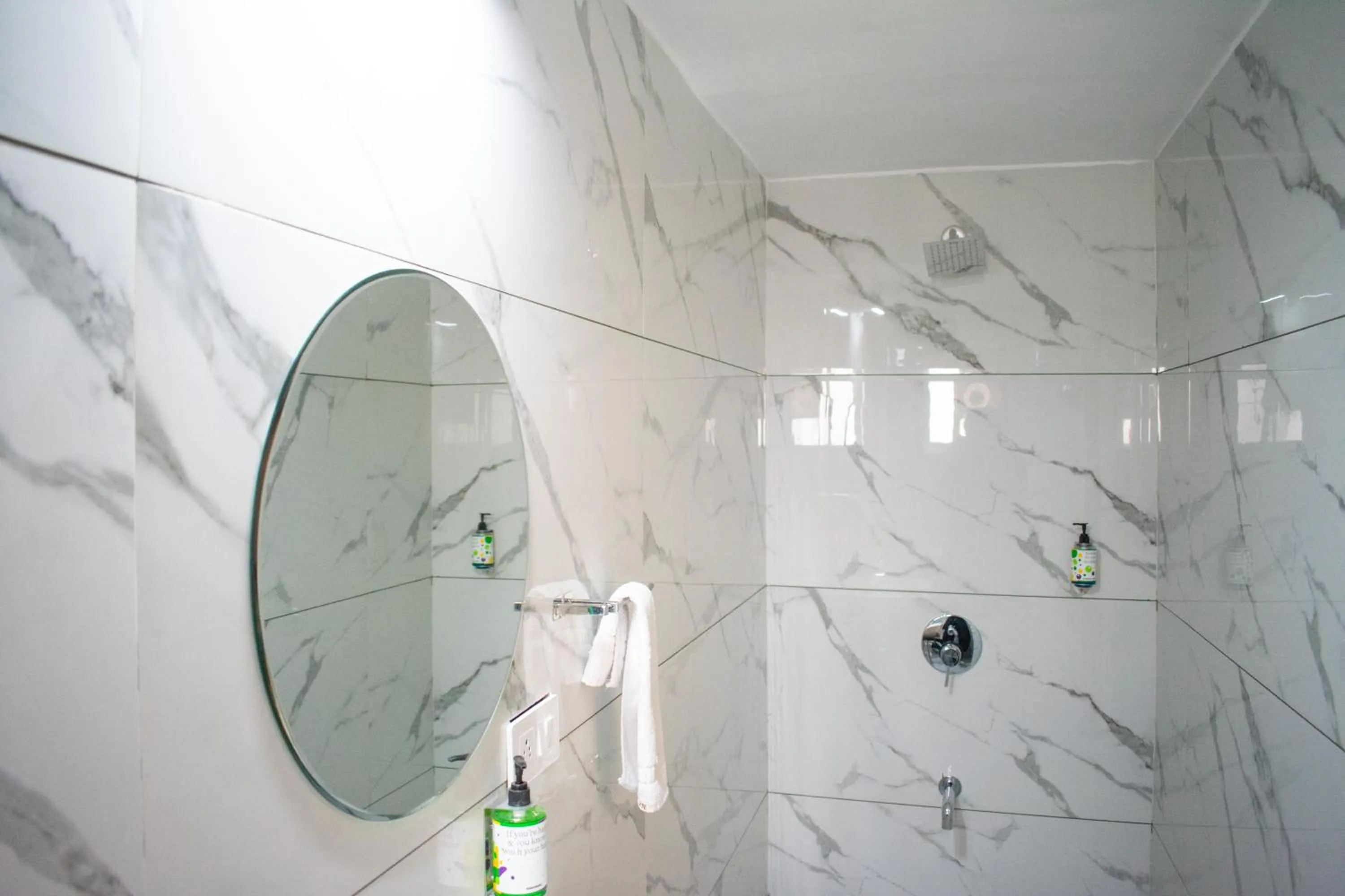 Shower in Hotel Banjara Heritage