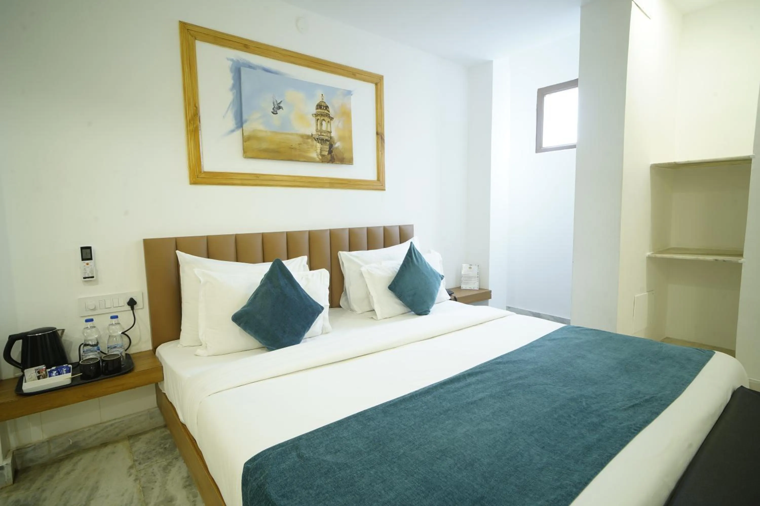 Coffee/tea facilities, Bed in Hotel Banjara Heritage