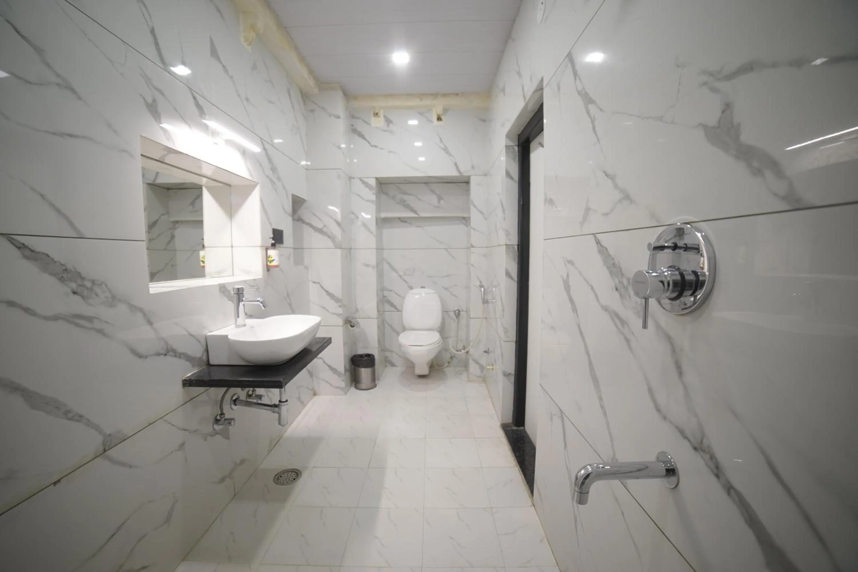 Bathroom in Hotel Banjara Heritage