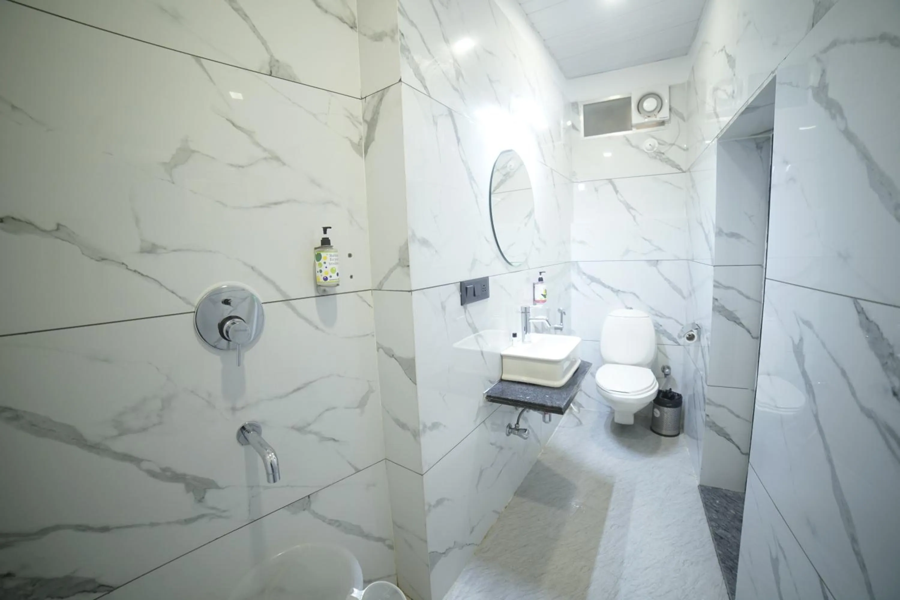 Bathroom in Hotel Banjara Heritage