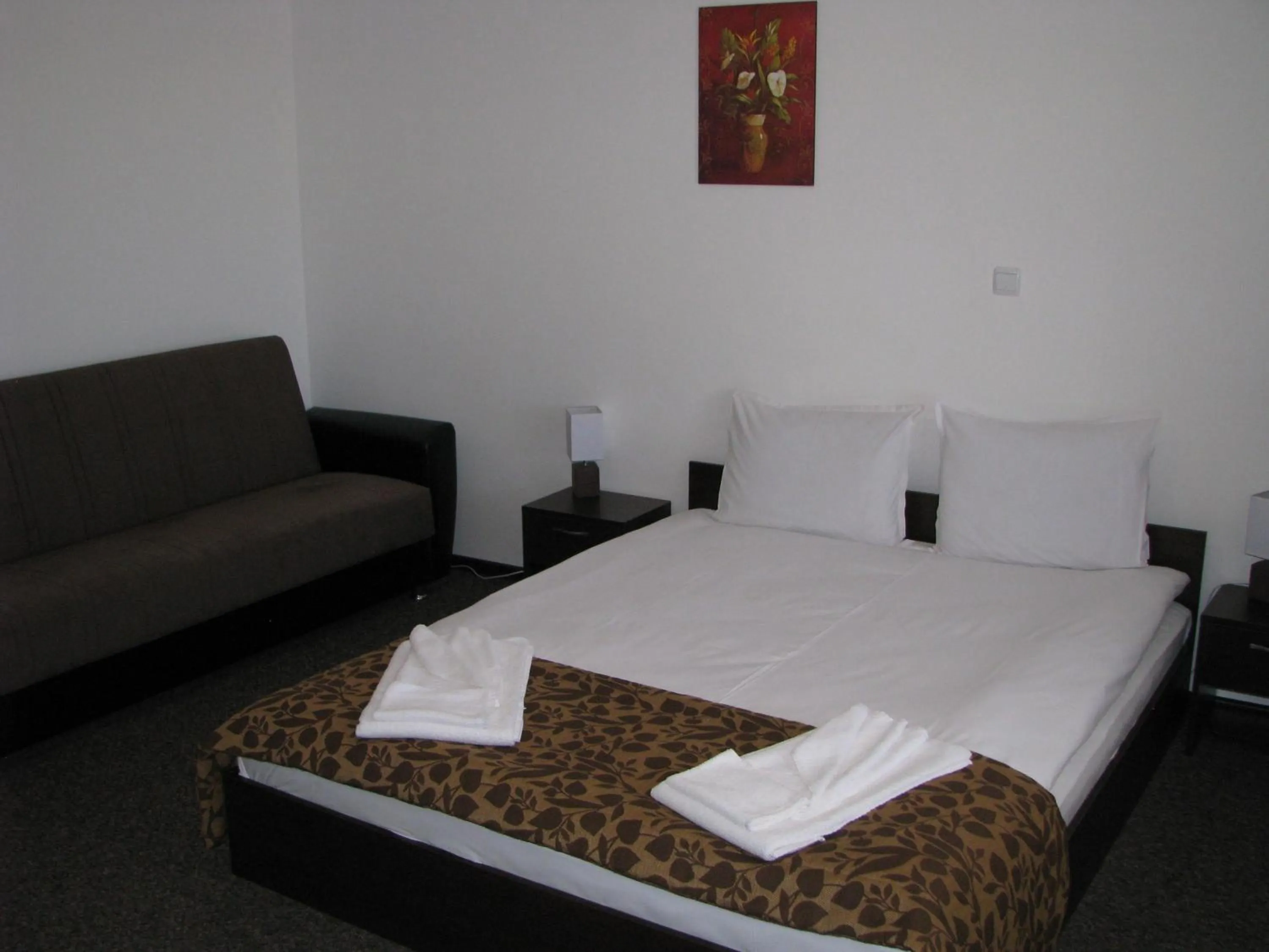 Photo of the whole room, Bed in Park Hotel Eagle Stone