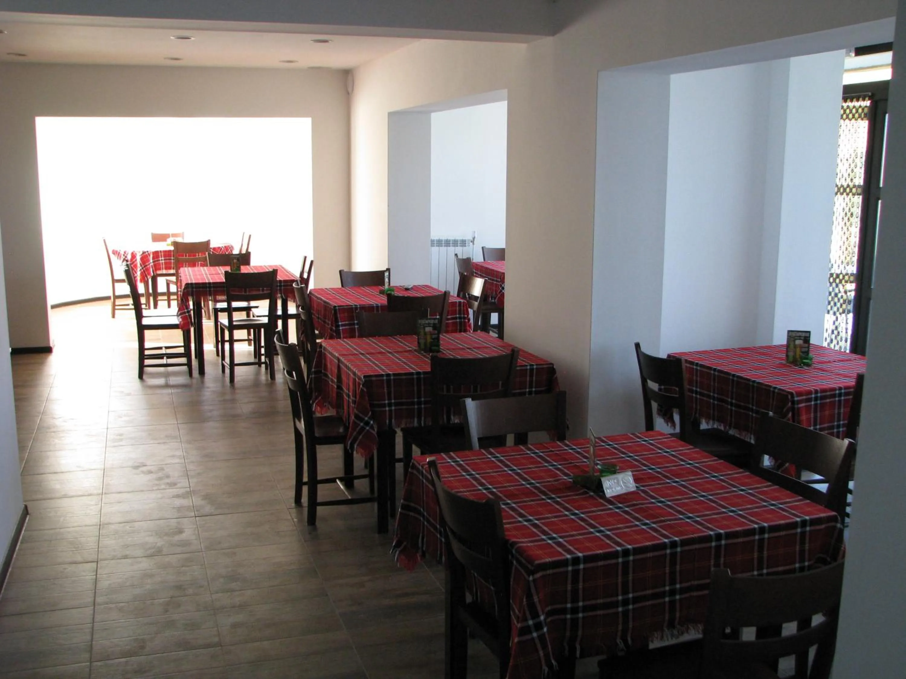 Restaurant/places to eat in Park Hotel Eagle Stone