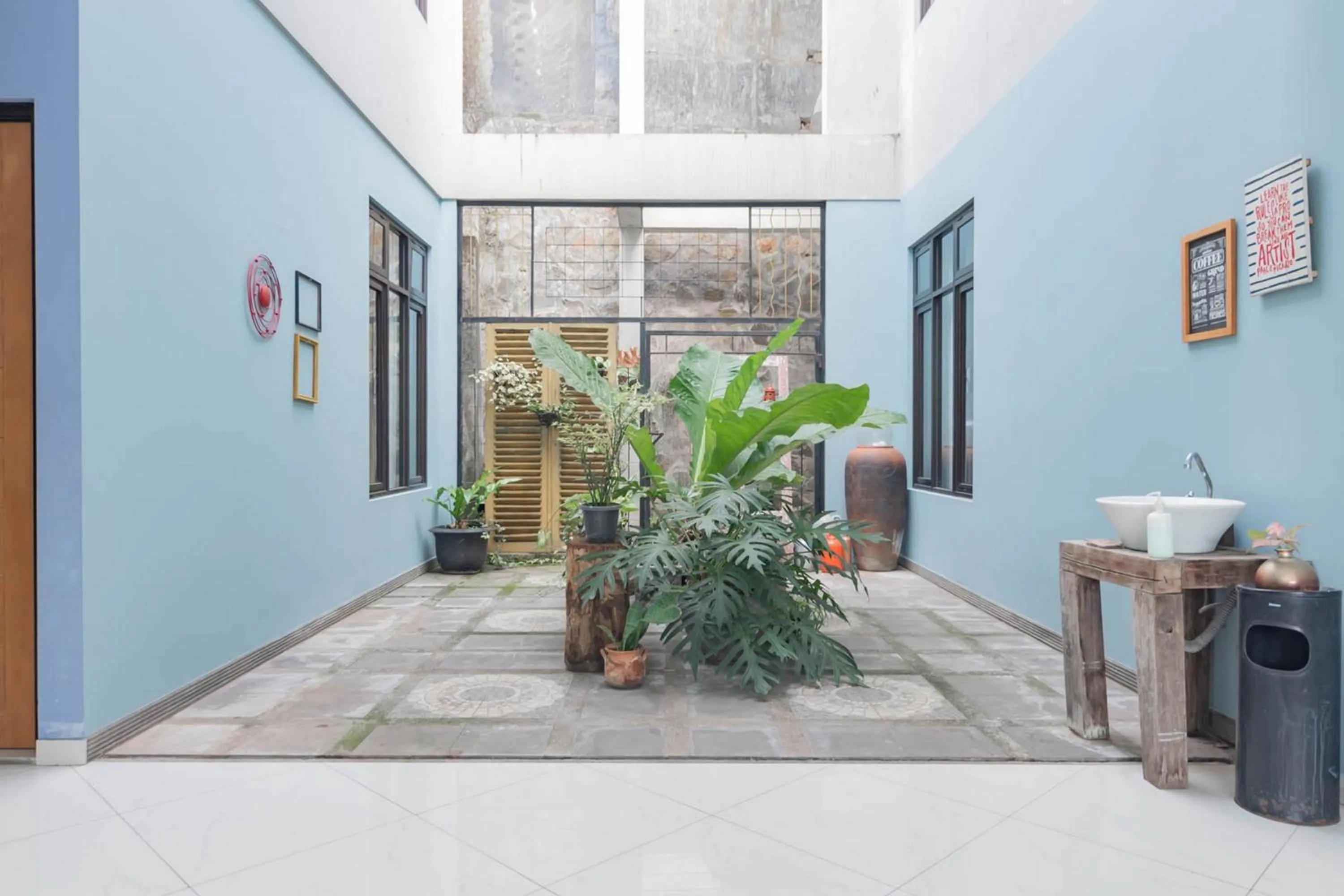 Property building in RedDoorz at Palagan Joglo Sersan Bajuri