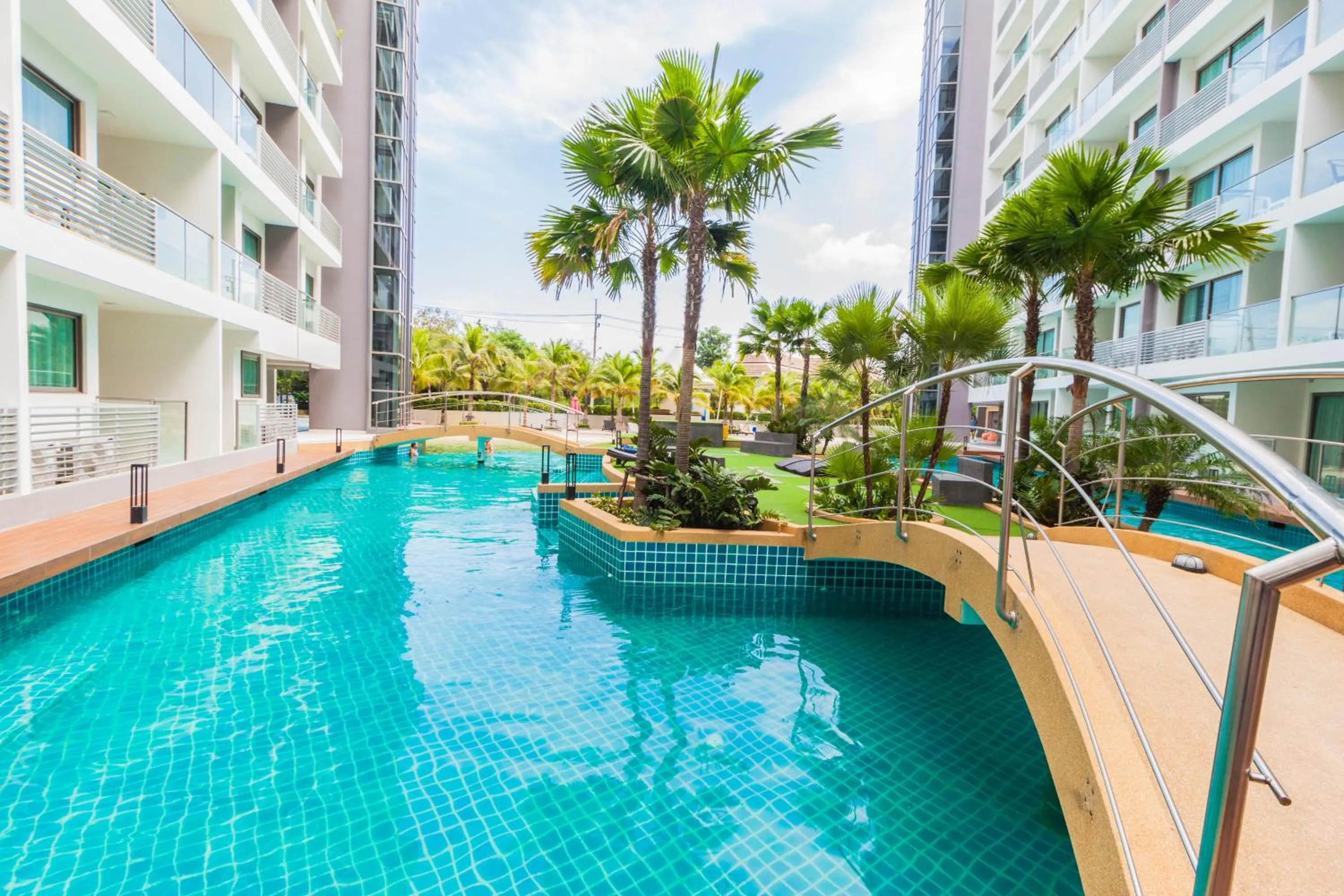 Swimming pool in Laguna Beach Resort 1 By Pattaya Sunny Rentals