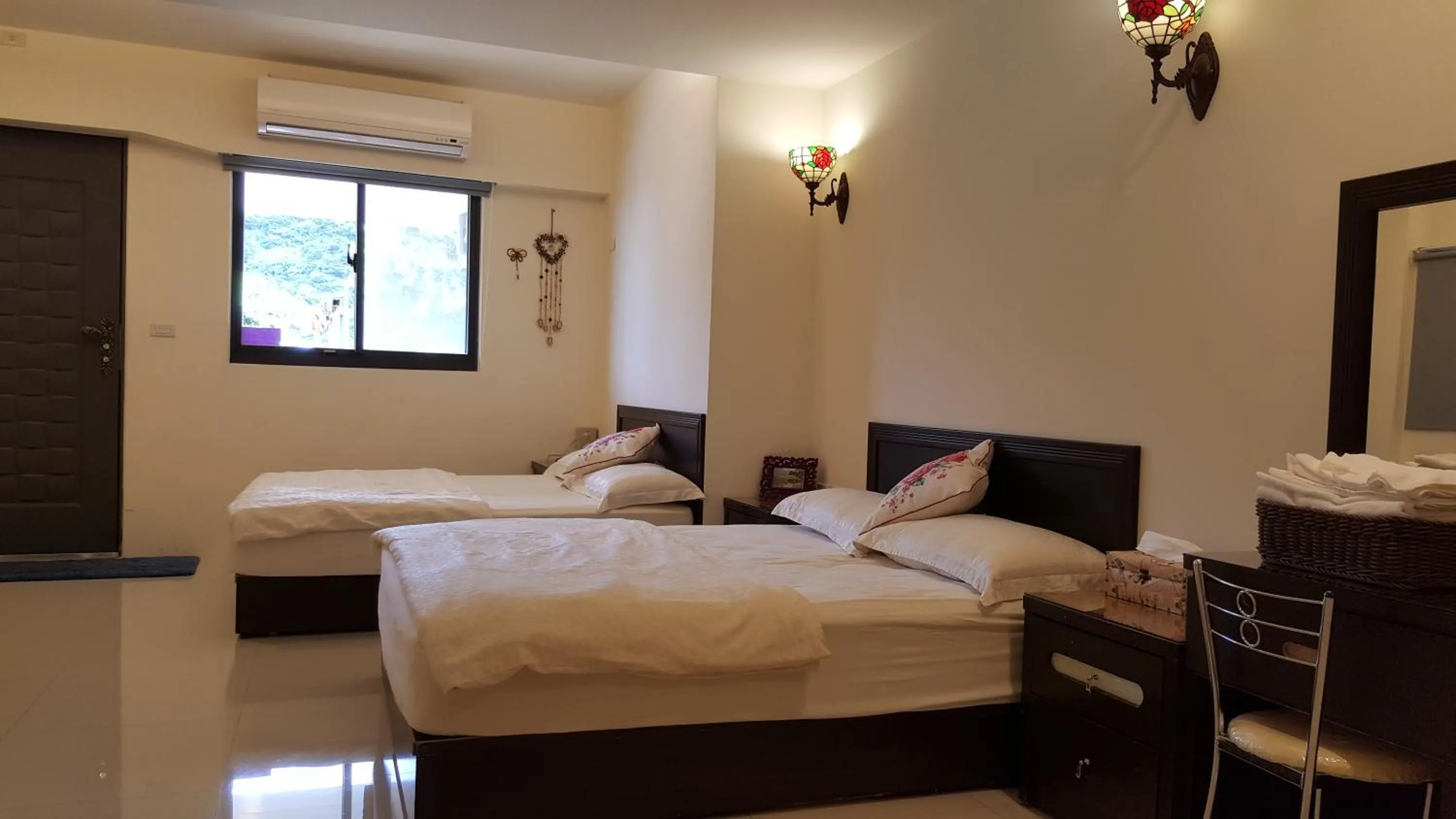 Decorative detail, Bed in Qinbian B&B