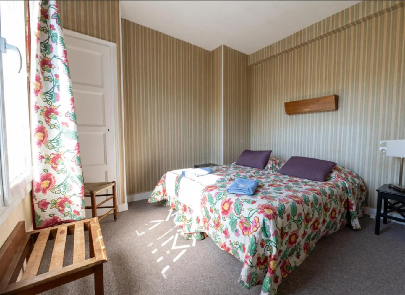 Photo of the whole room, Bed in Gite Le Relais Saint Michel