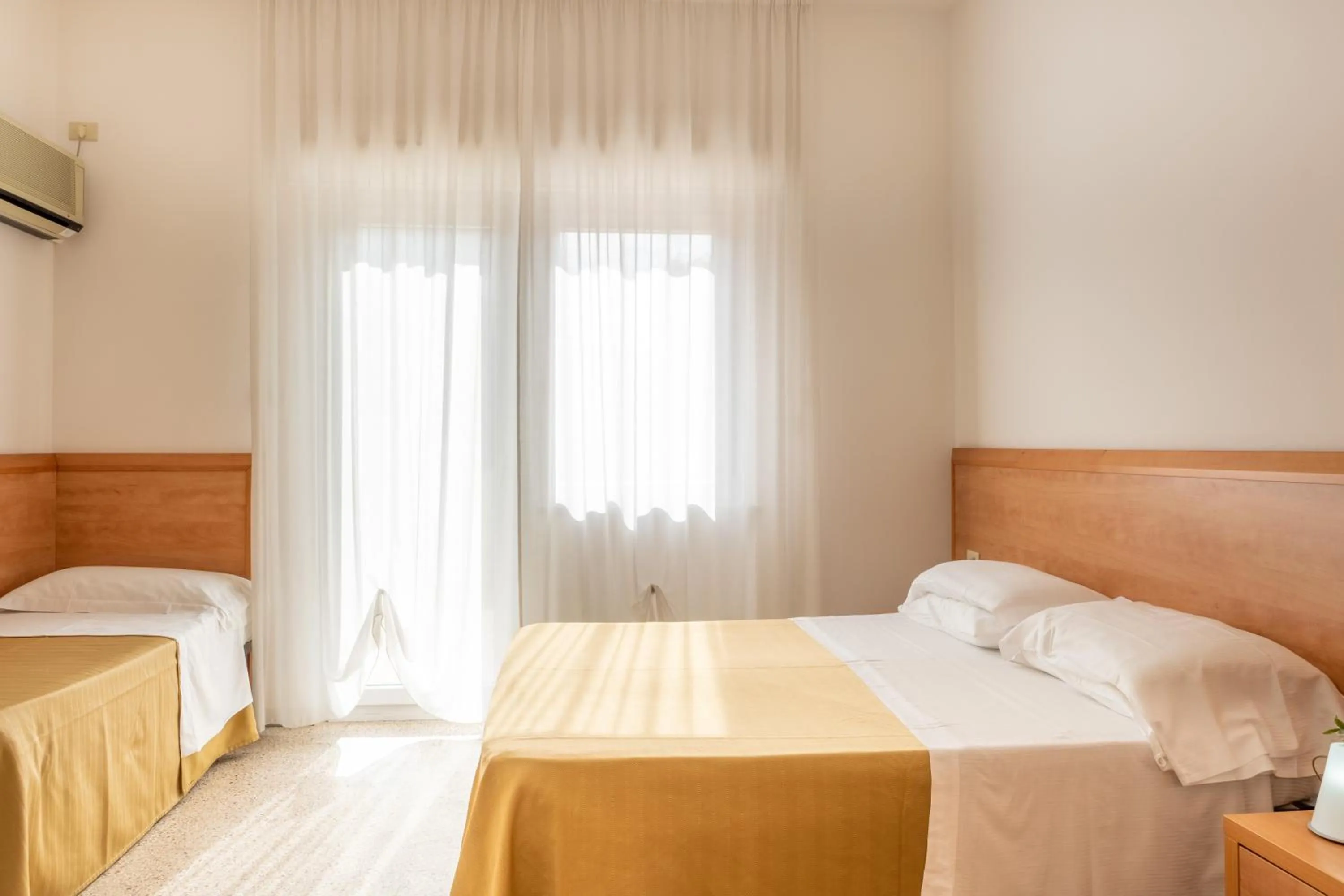 Photo of the whole room in Hotel La Pineta