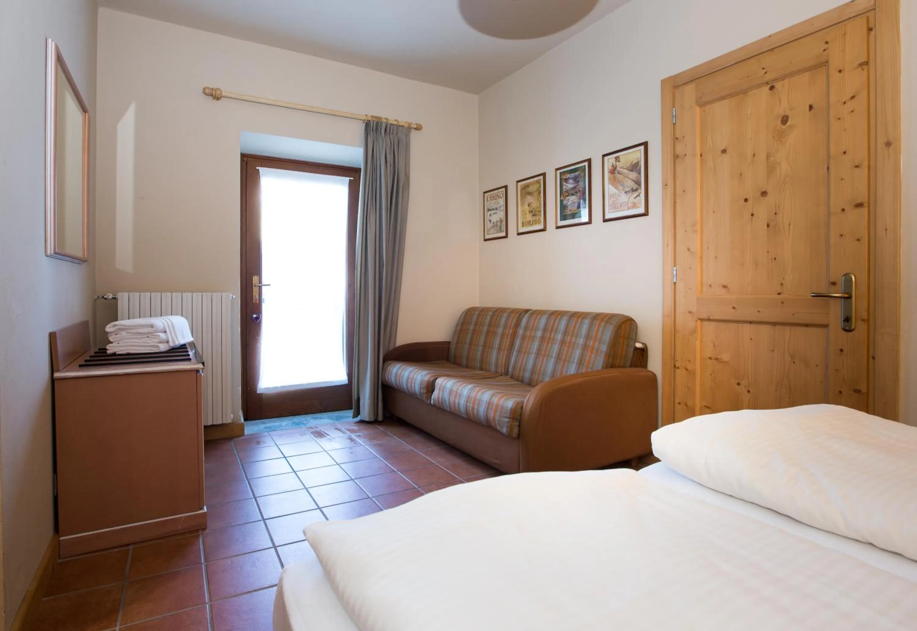 Bedroom, Bed in La Villa Feleit