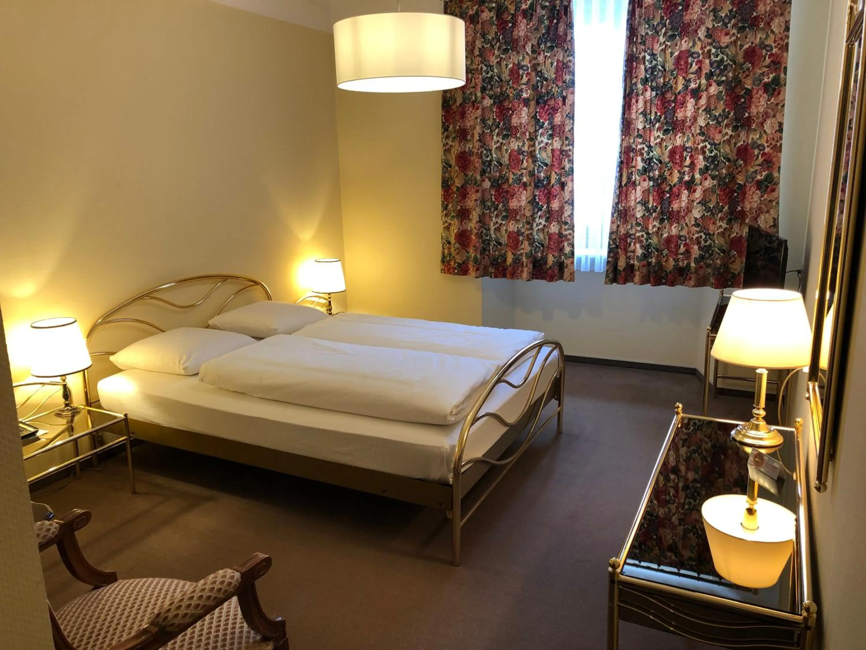 Bed in Hotel du Parc