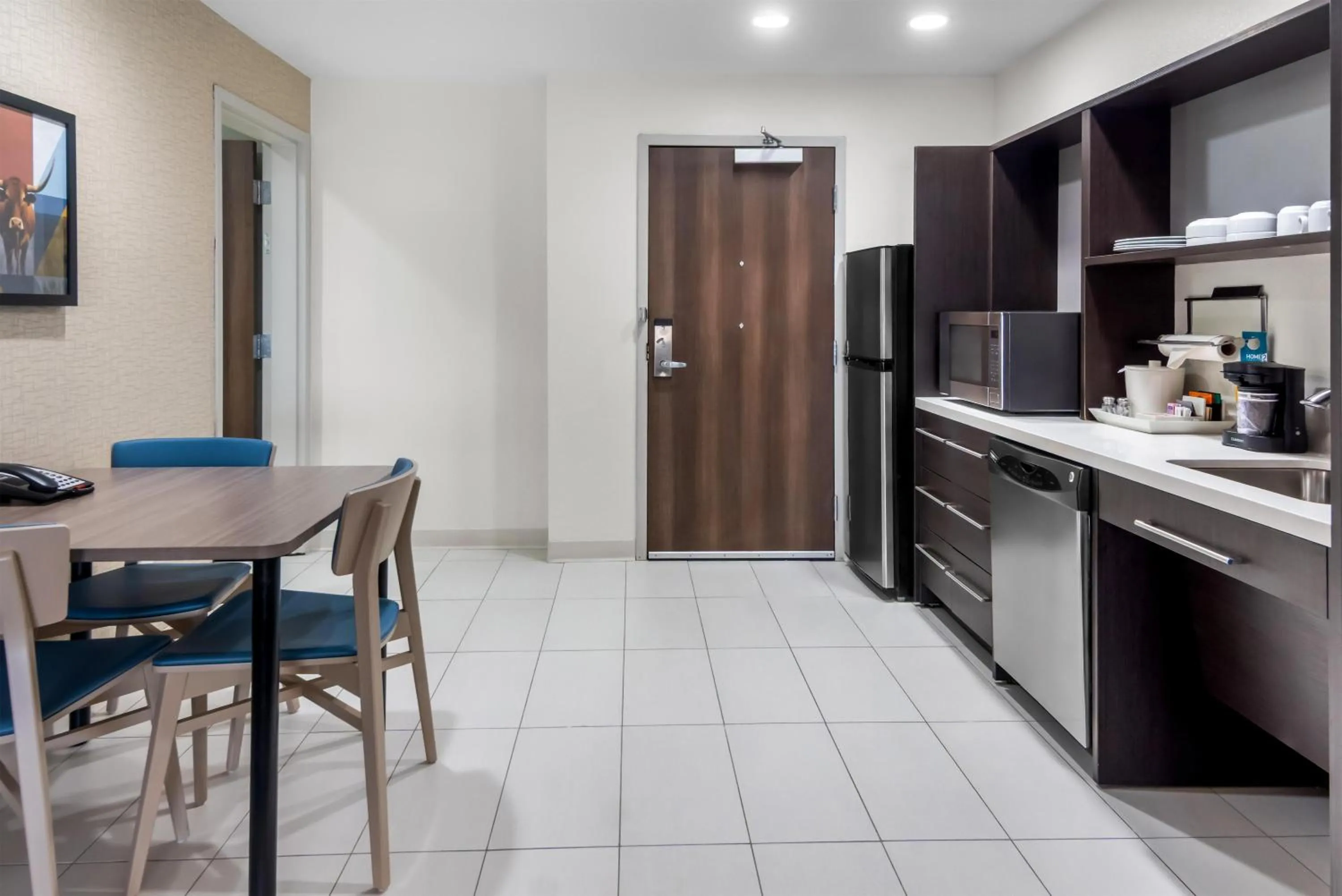 Kitchen or kitchenette in Home2 Suites By Hilton Dallas Grand Prairie