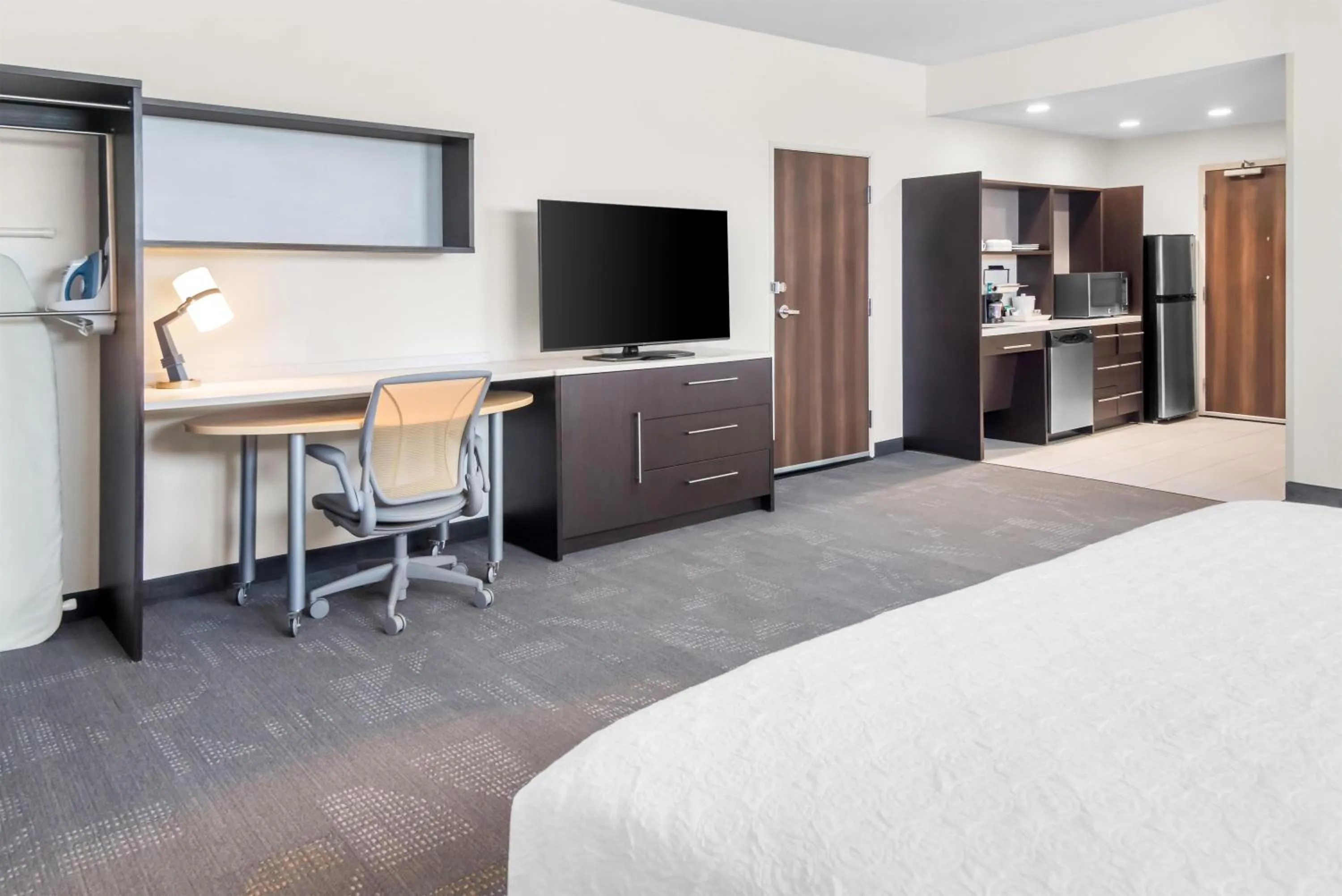 Bedroom, Bed in Home2 Suites By Hilton Dallas Grand Prairie