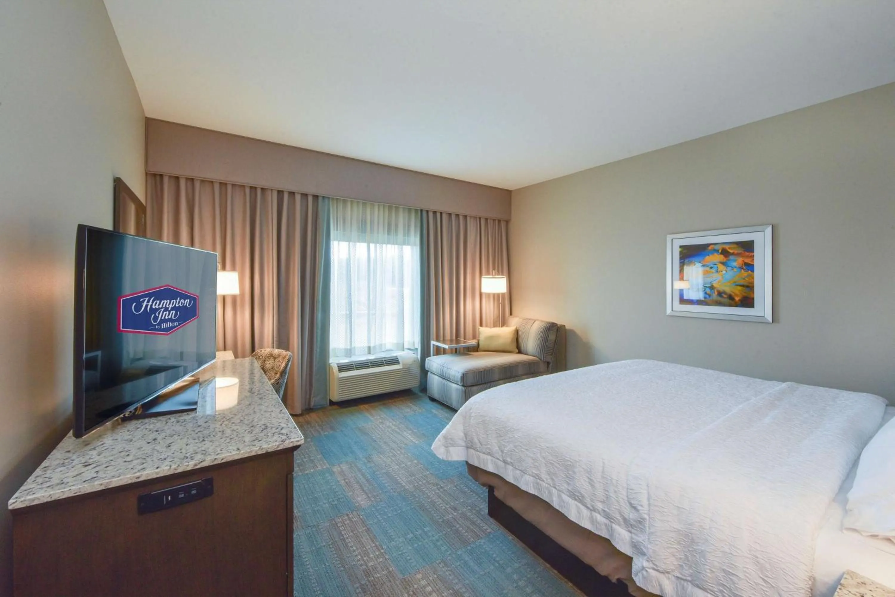 Bed in Hampton Inn Lumberton, NC