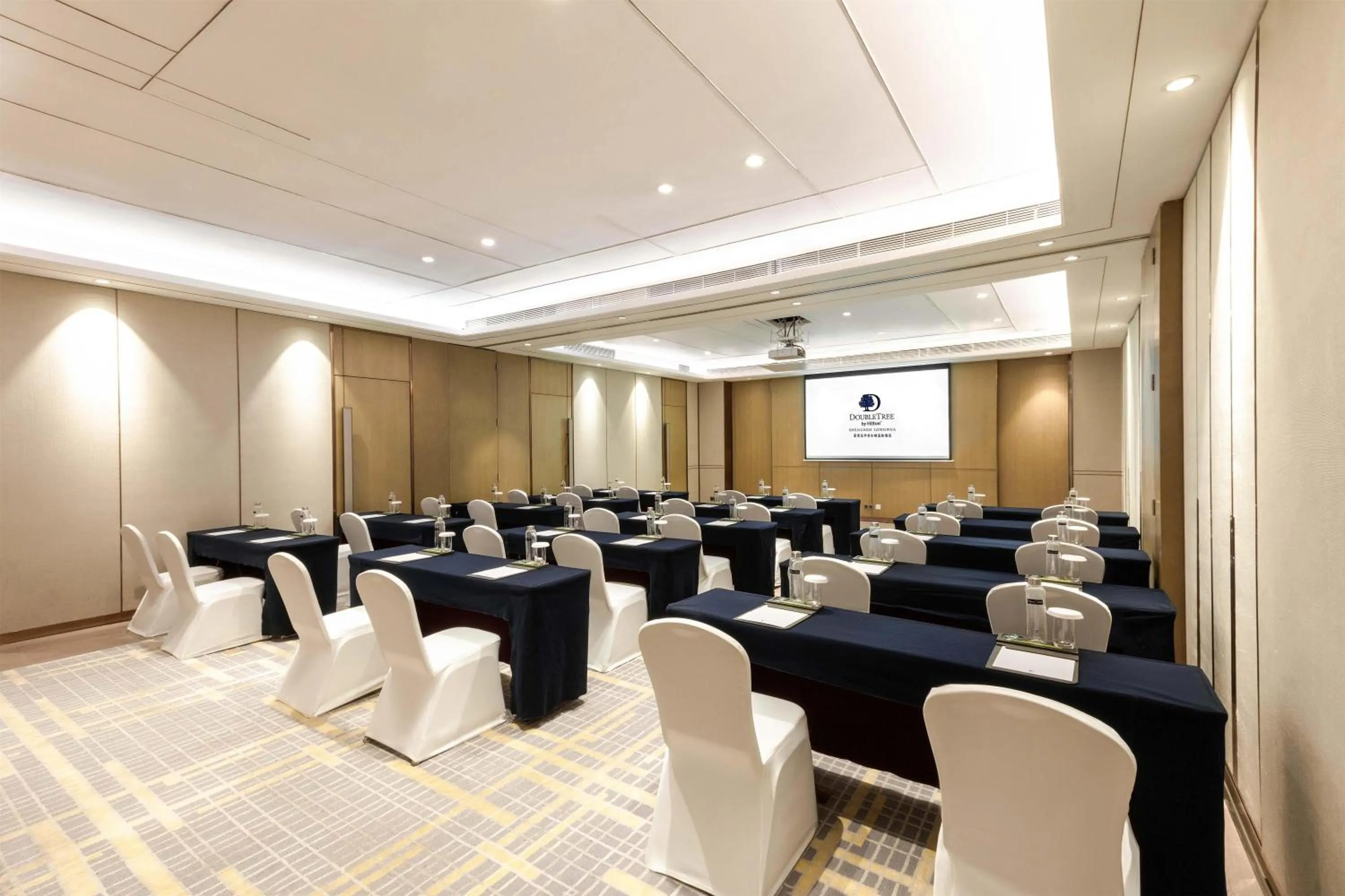 Meeting/conference room in DoubleTree by Hilton Hotel Shenzhen Longhua