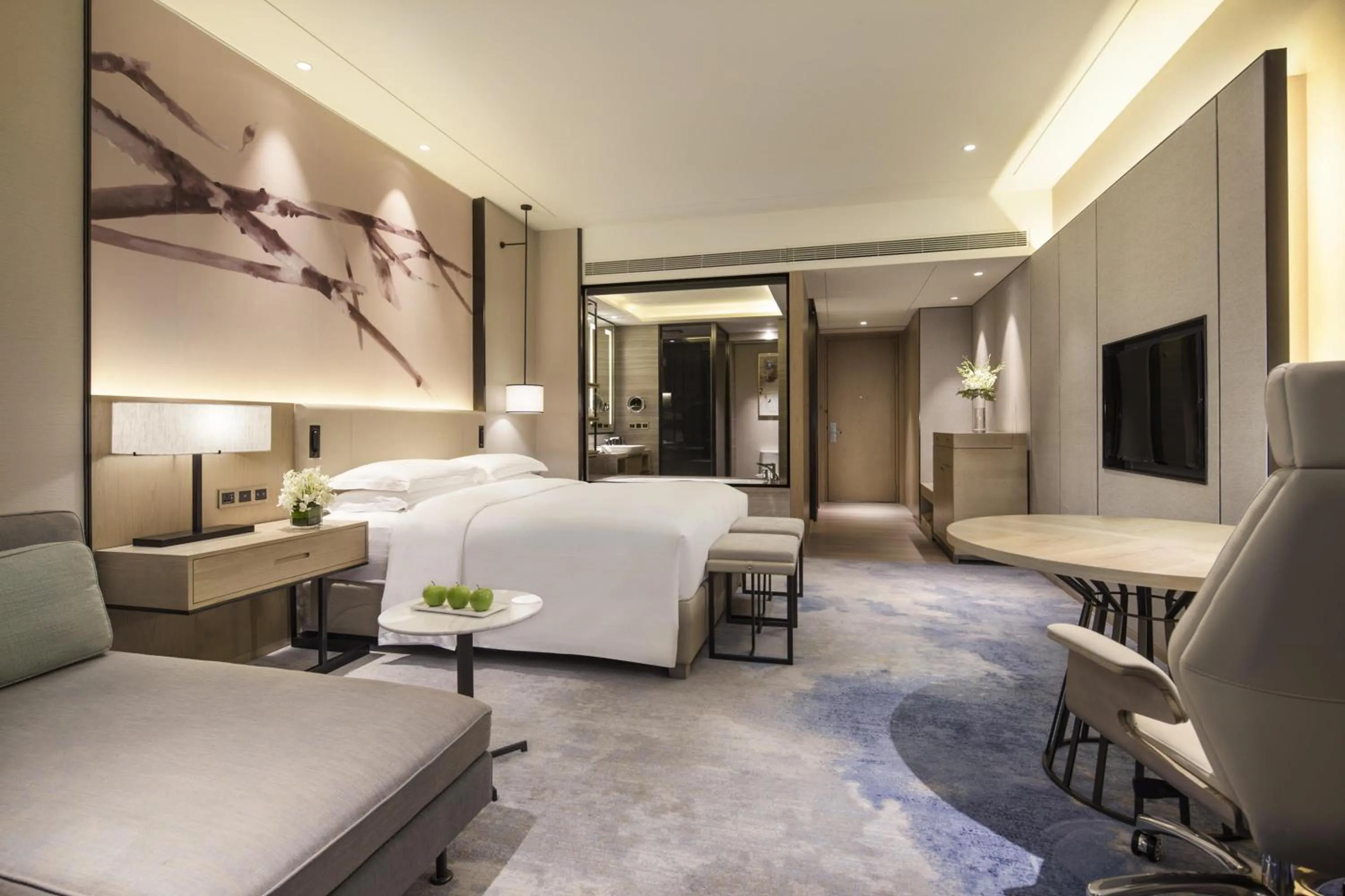 Bedroom, Bed in DoubleTree by Hilton Hotel Shenzhen Longhua