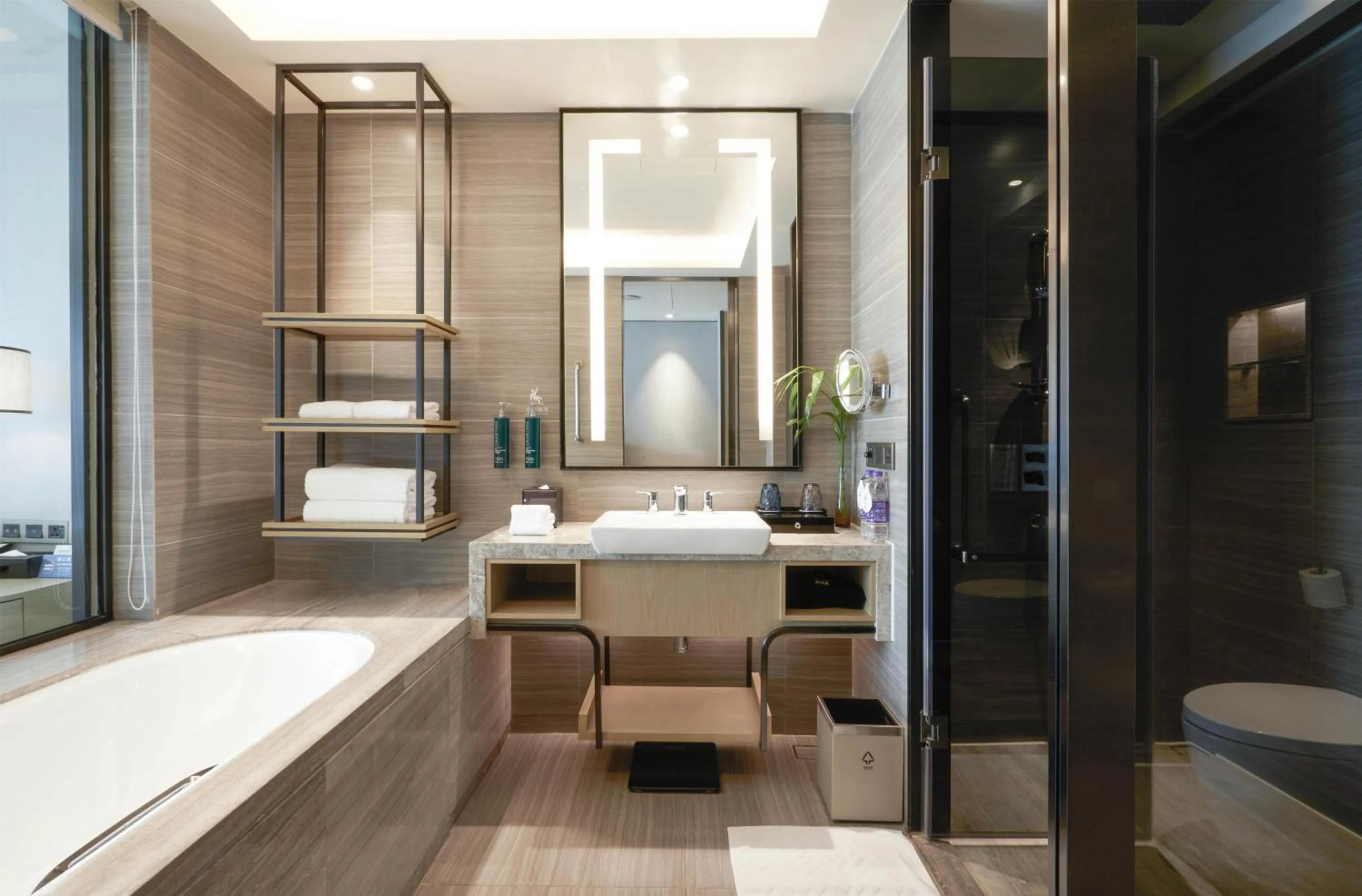 Bathroom in DoubleTree by Hilton Hotel Shenzhen Longhua