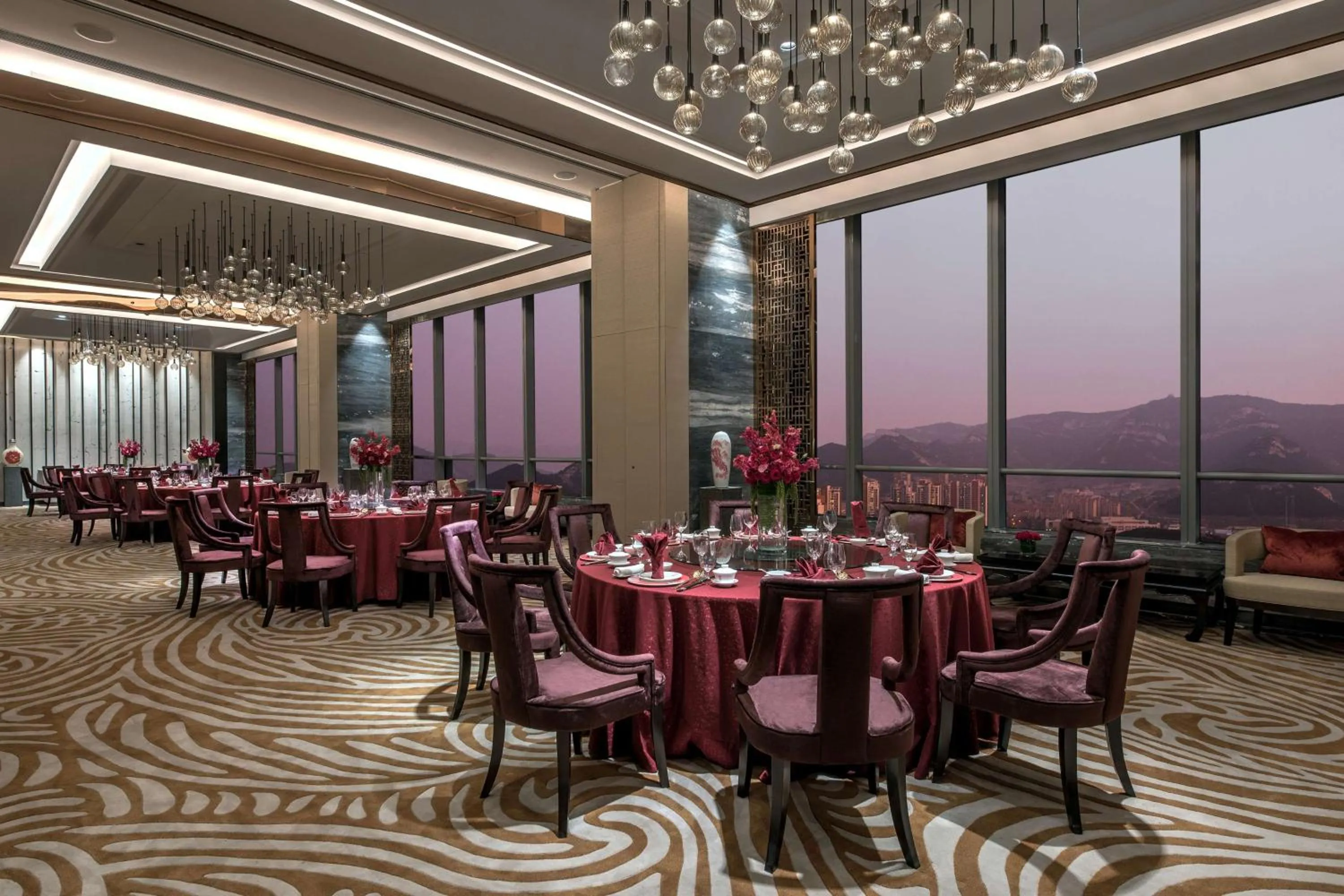 Restaurant/places to eat in Hilton Jinan South Hotel & Residences