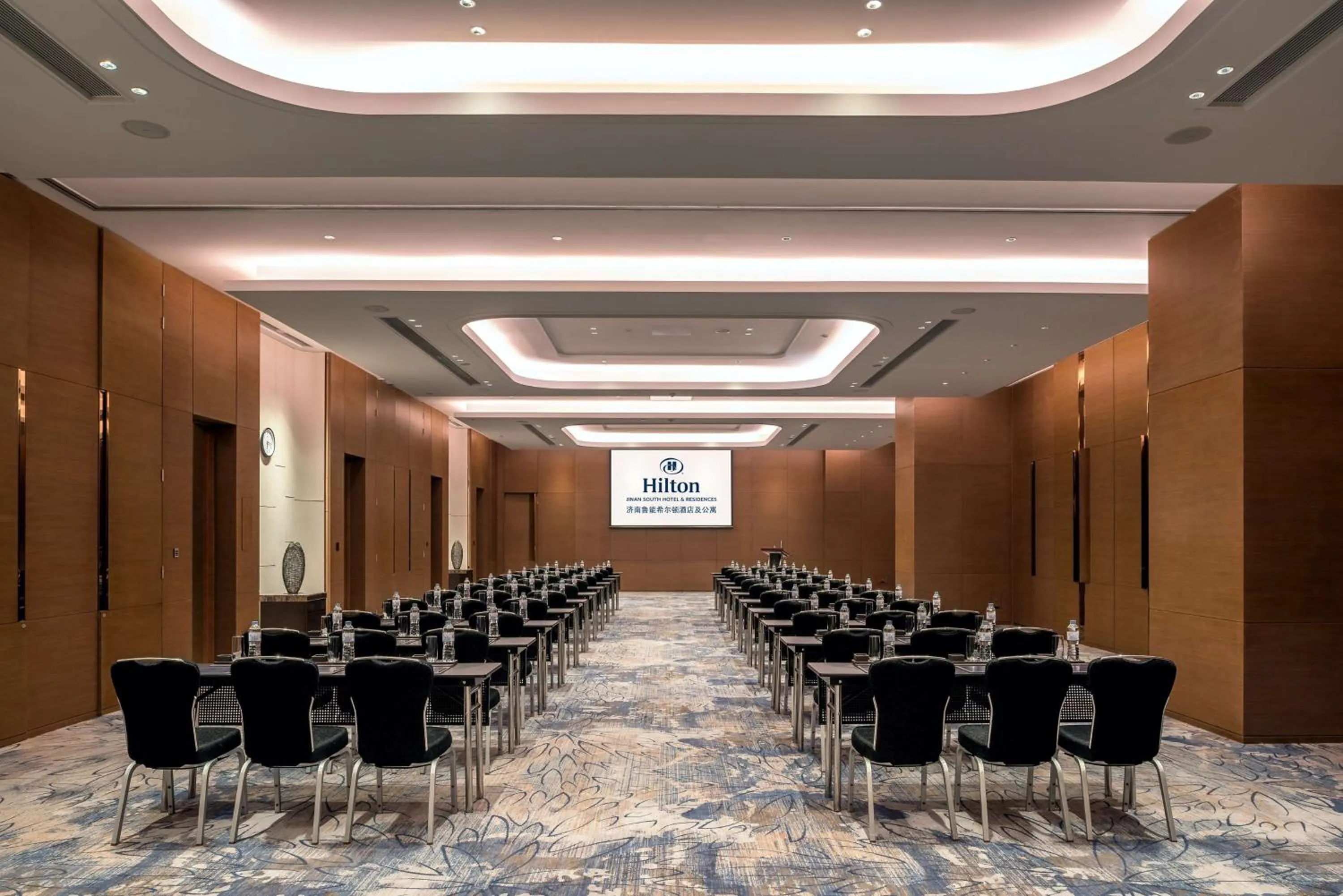 Meeting/conference room in Hilton Jinan South Hotel & Residences