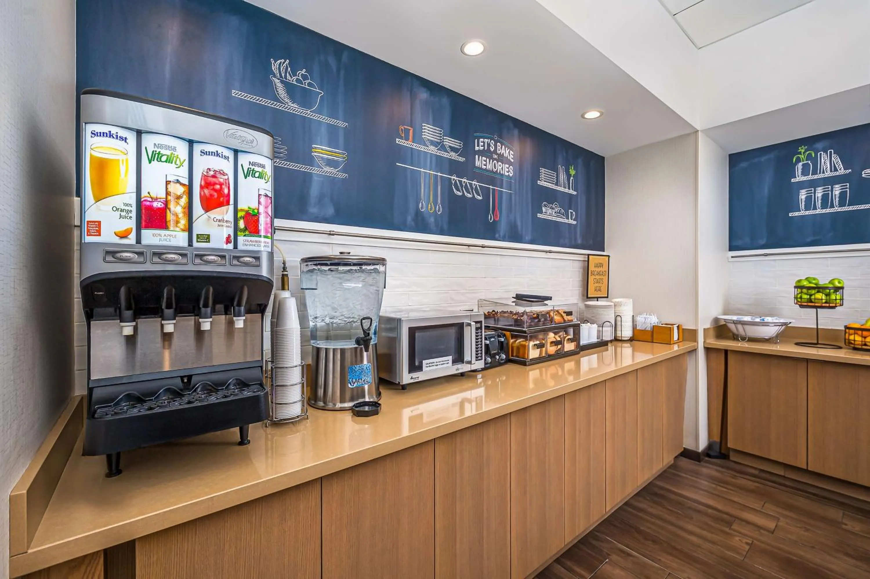 Breakfast in Hampton Inn Chicago North-Loyola Station, Il